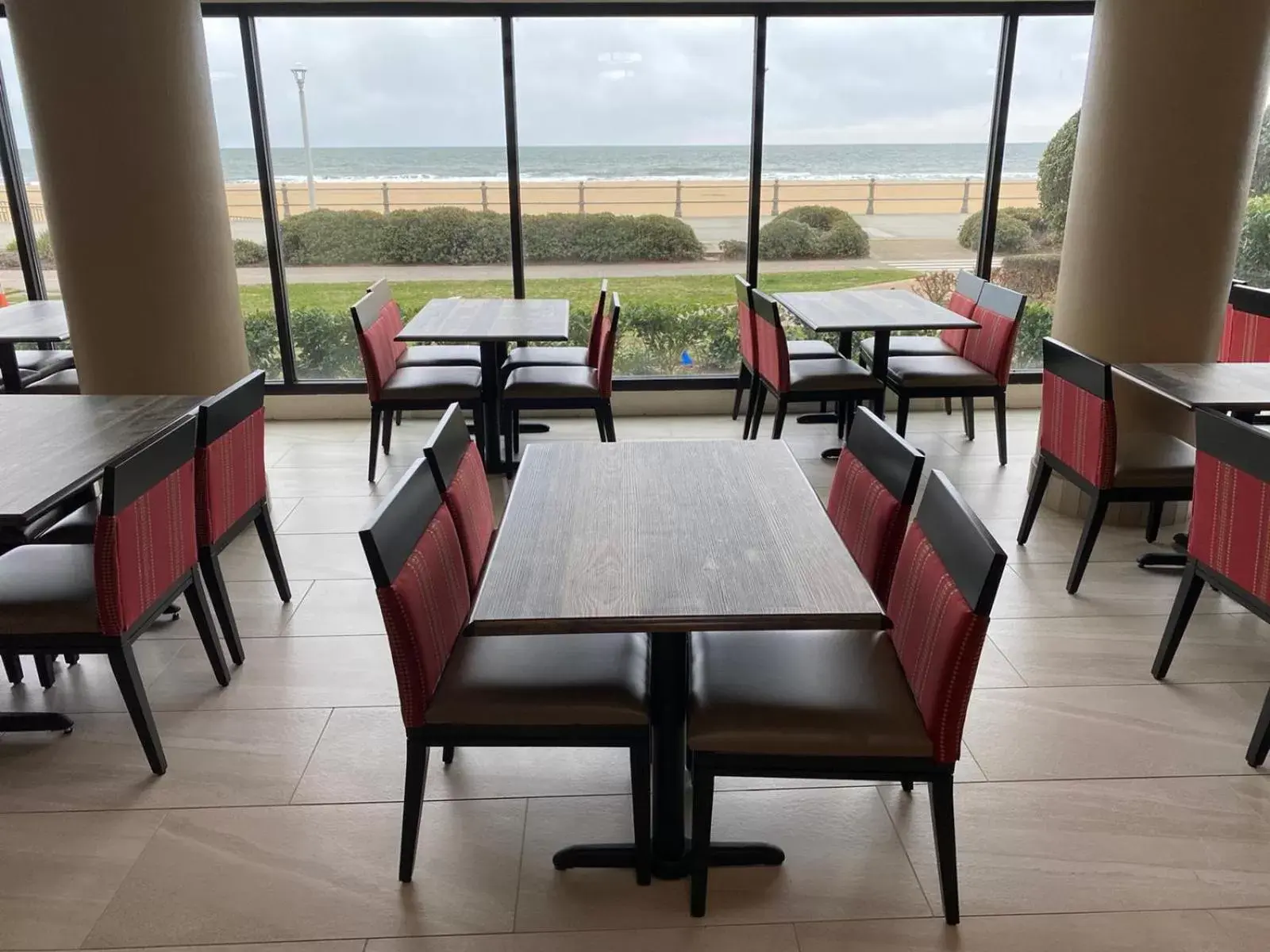 Breakfast, Restaurant/Places to Eat in Coastal Hotel & Suites Virginia Beach - Oceanfront