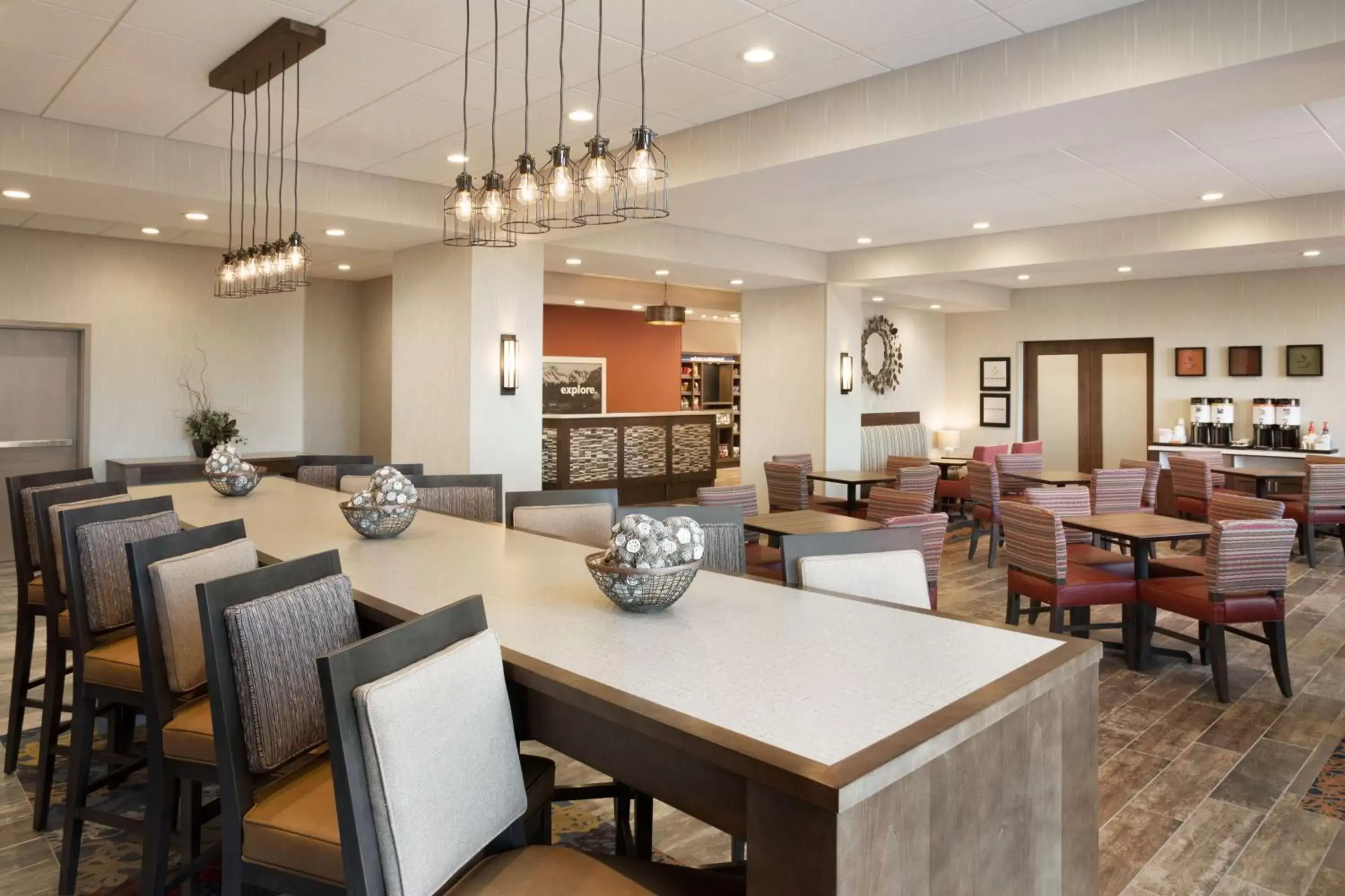 Lobby or reception, Restaurant/Places to Eat in Hampton Inn Salt Lake City Cottonwood