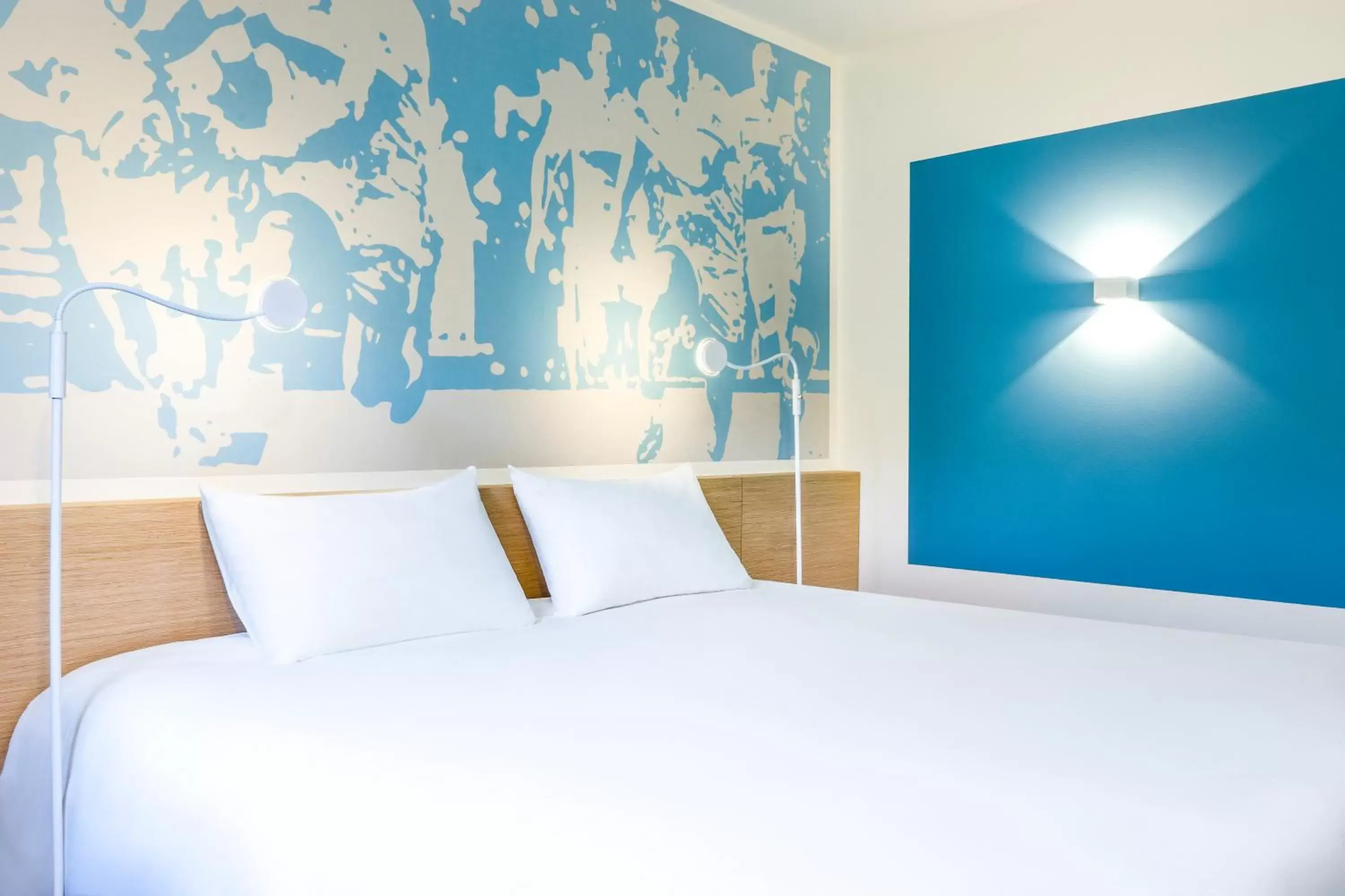 Bedroom, Bed in ibis Styles Toulouse Nord Sesquieres