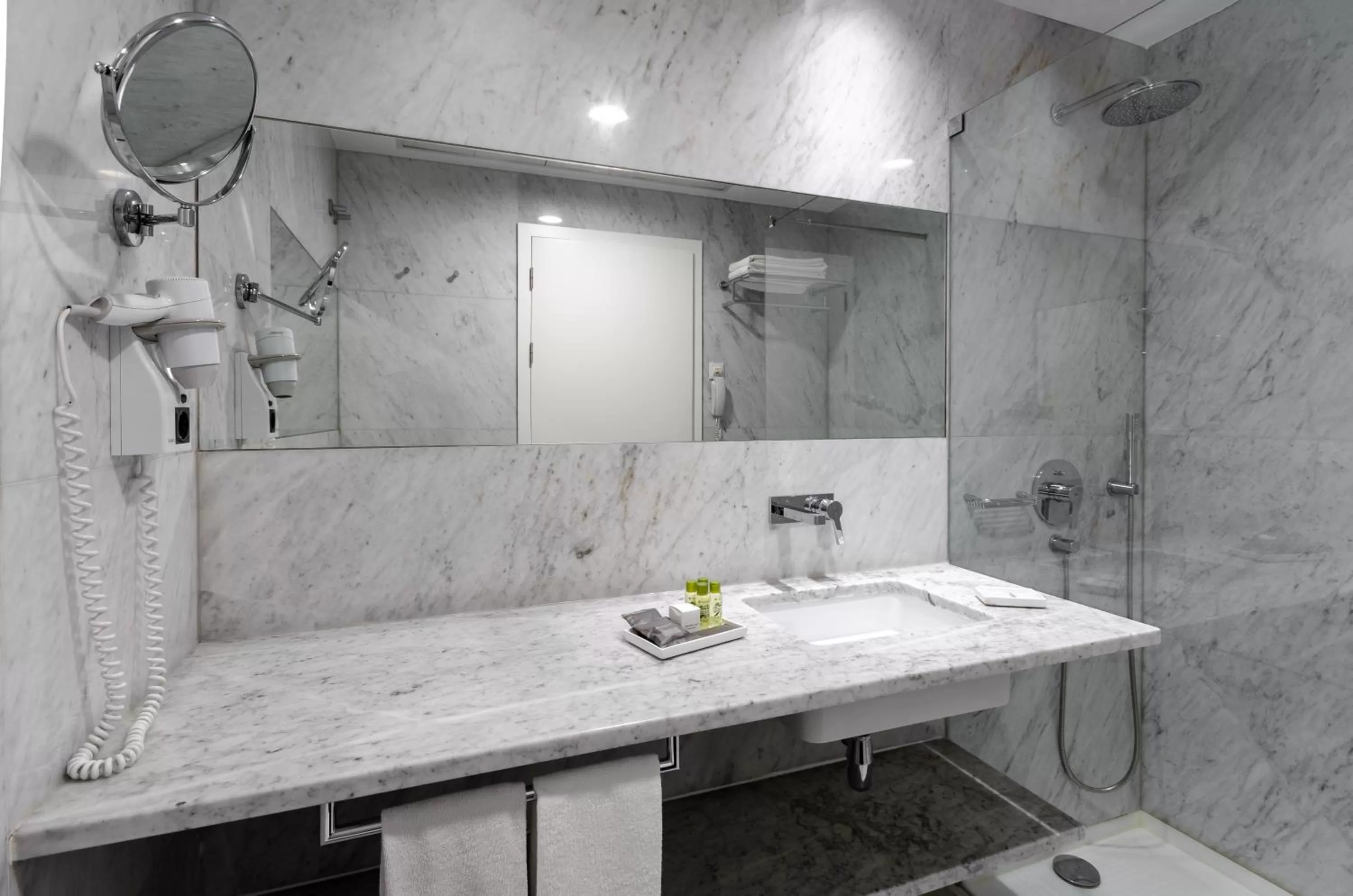 Bathroom in Olissippo Saldanha