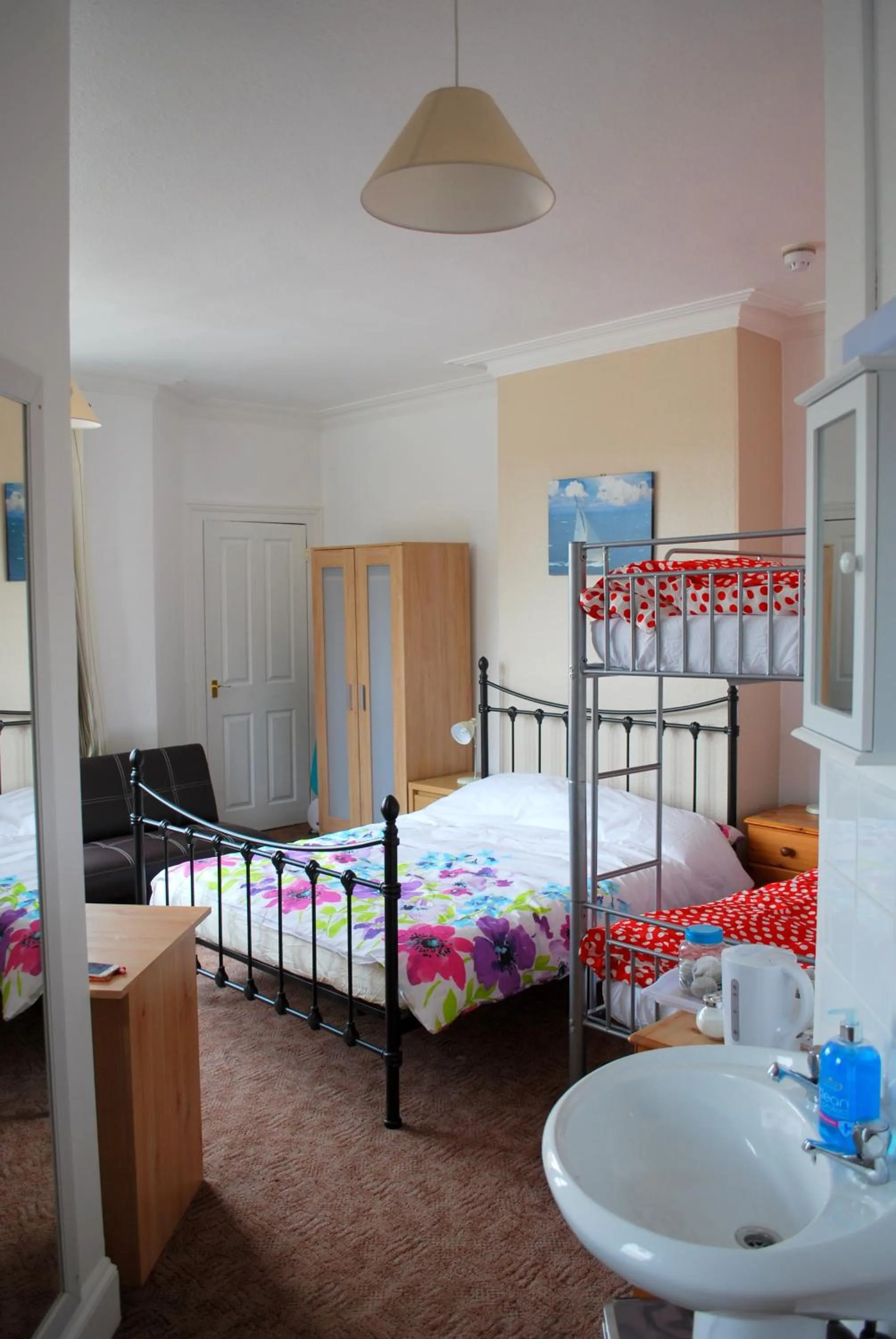 Photo of the whole room, Bed in Clift Guest House