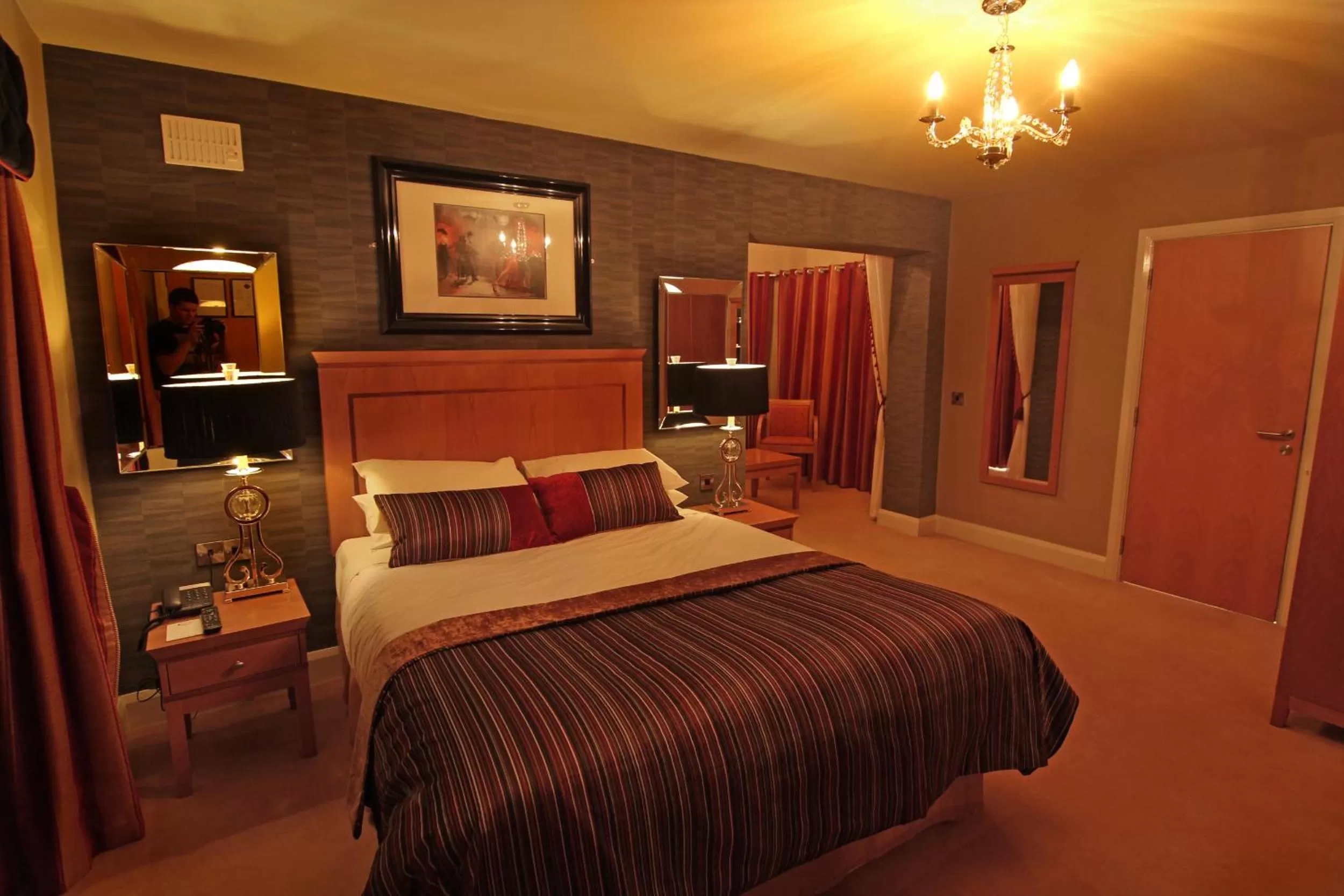 Bedroom, Bed in Errigal Country House Hotel