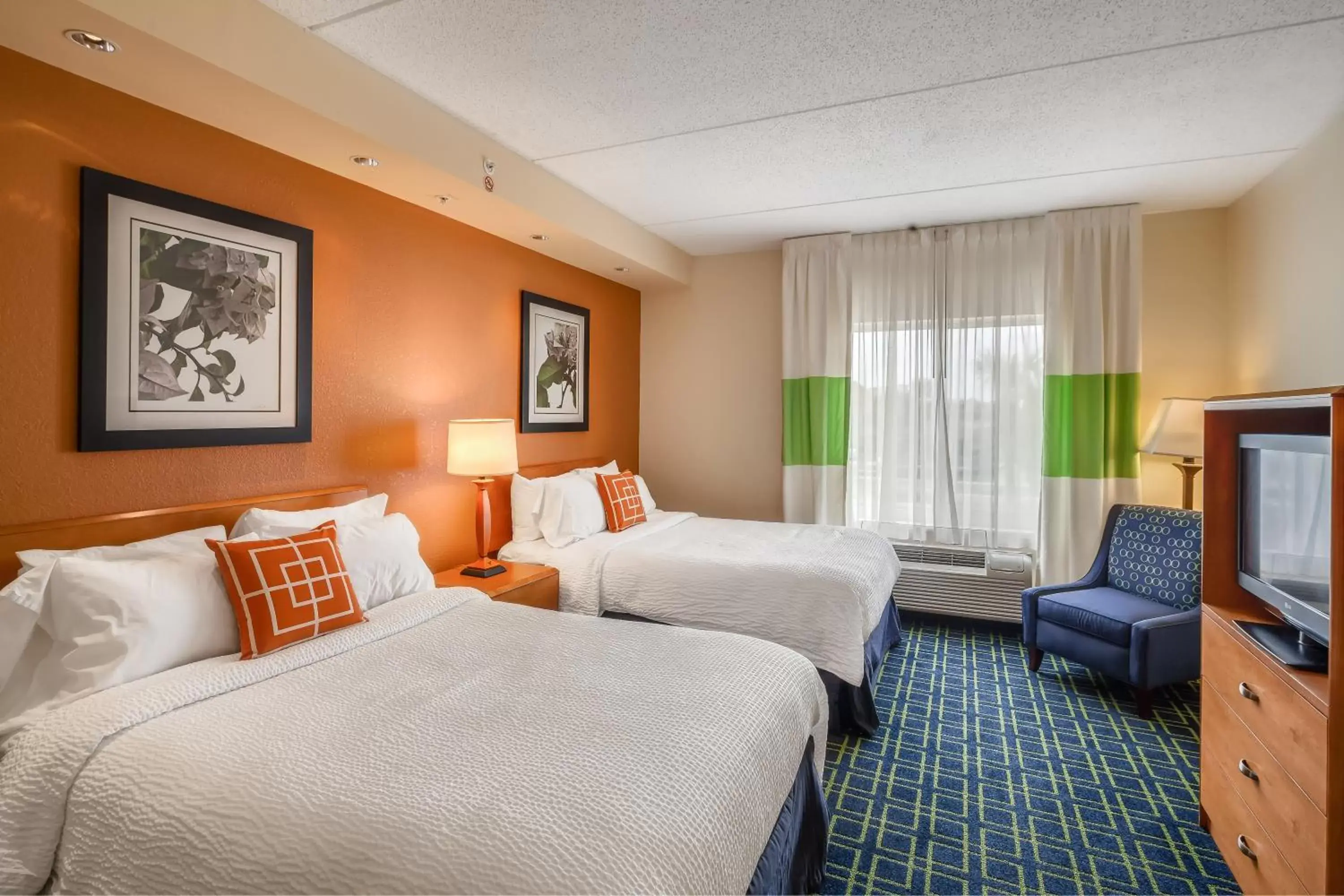 Bed in Fairfield Inn and Suites Jacksonville Beach