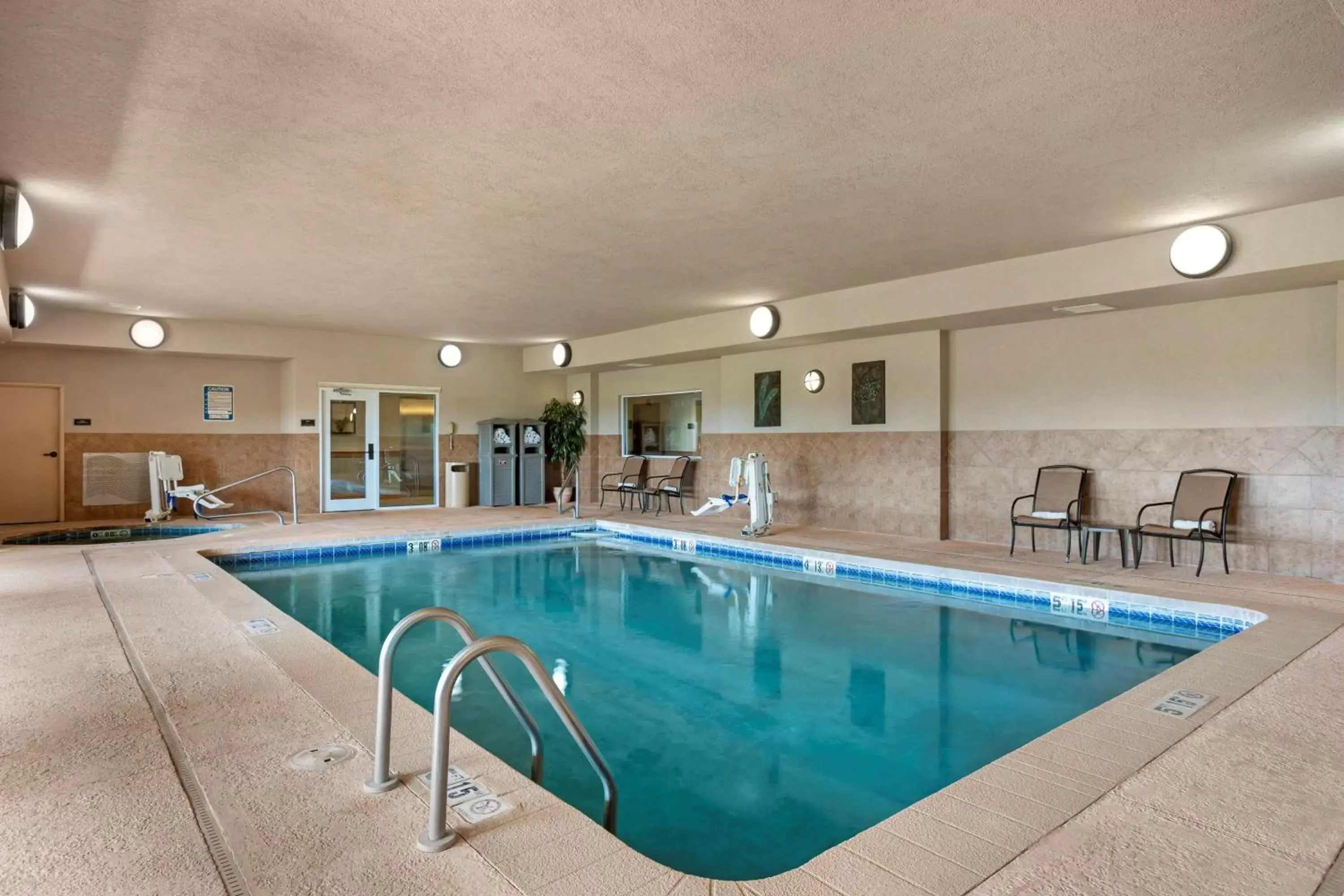 Pool view, Swimming Pool in Best Western Plus Capital Inn
