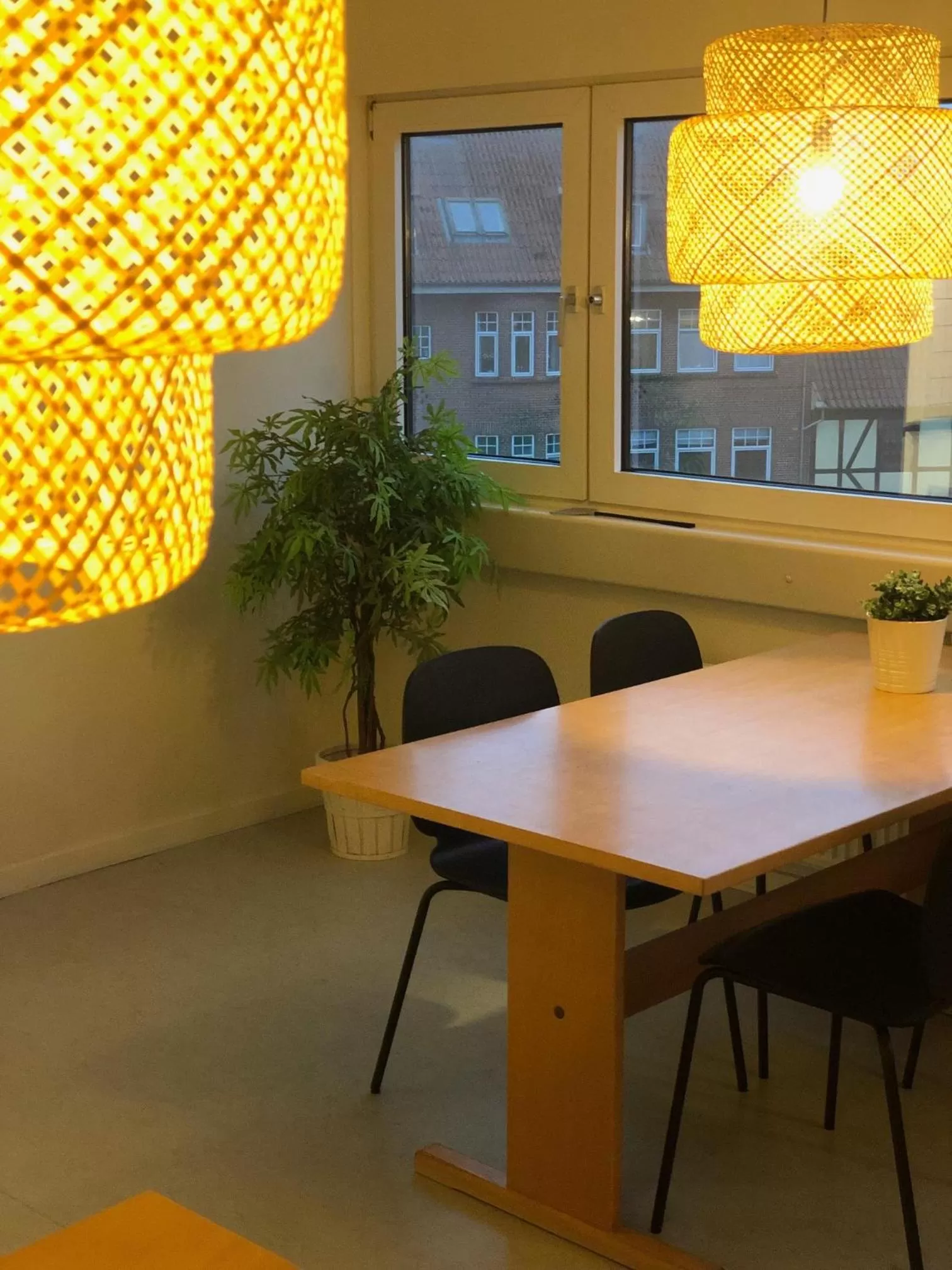 Dining area in Harbour Living by Jutlandia - Hostel Style