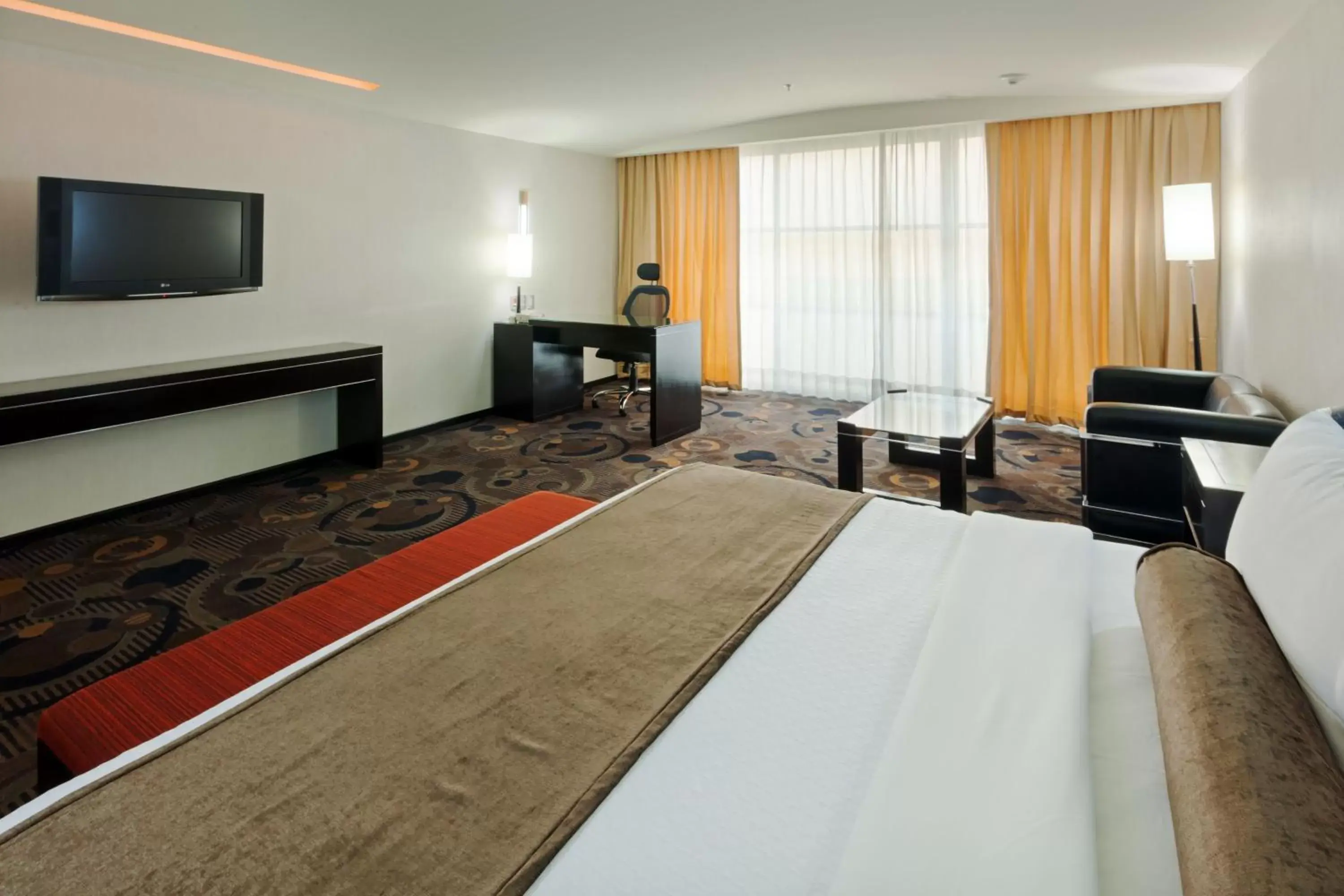 Bedroom, Bed in Crowne Plaza Toluca - Lancaster by IHG Bedroom, Bed in Crowne Plaza Toluca - Lancaster by IHG