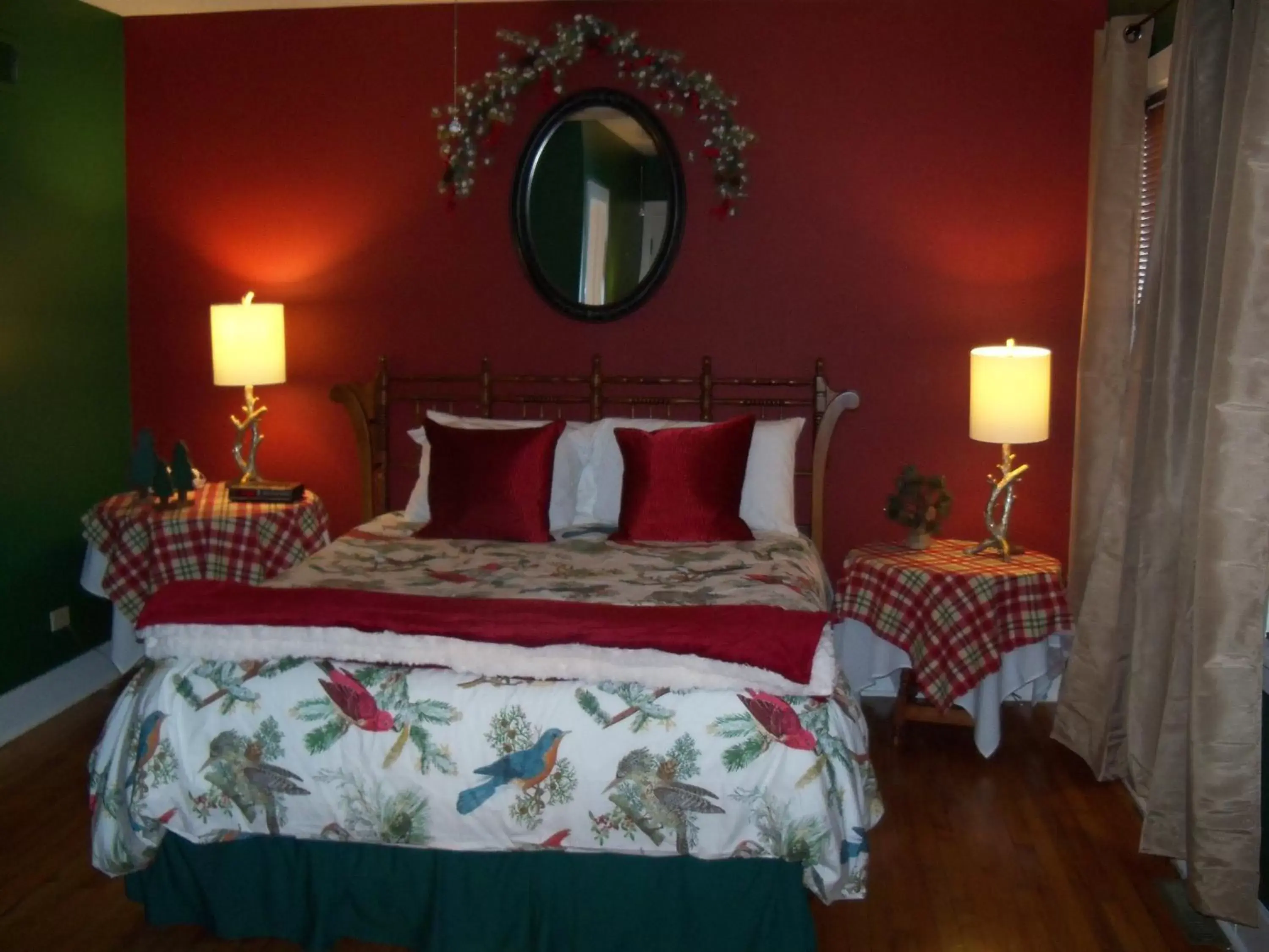 Photo of the whole room, Bed in The Inn at Union Pier