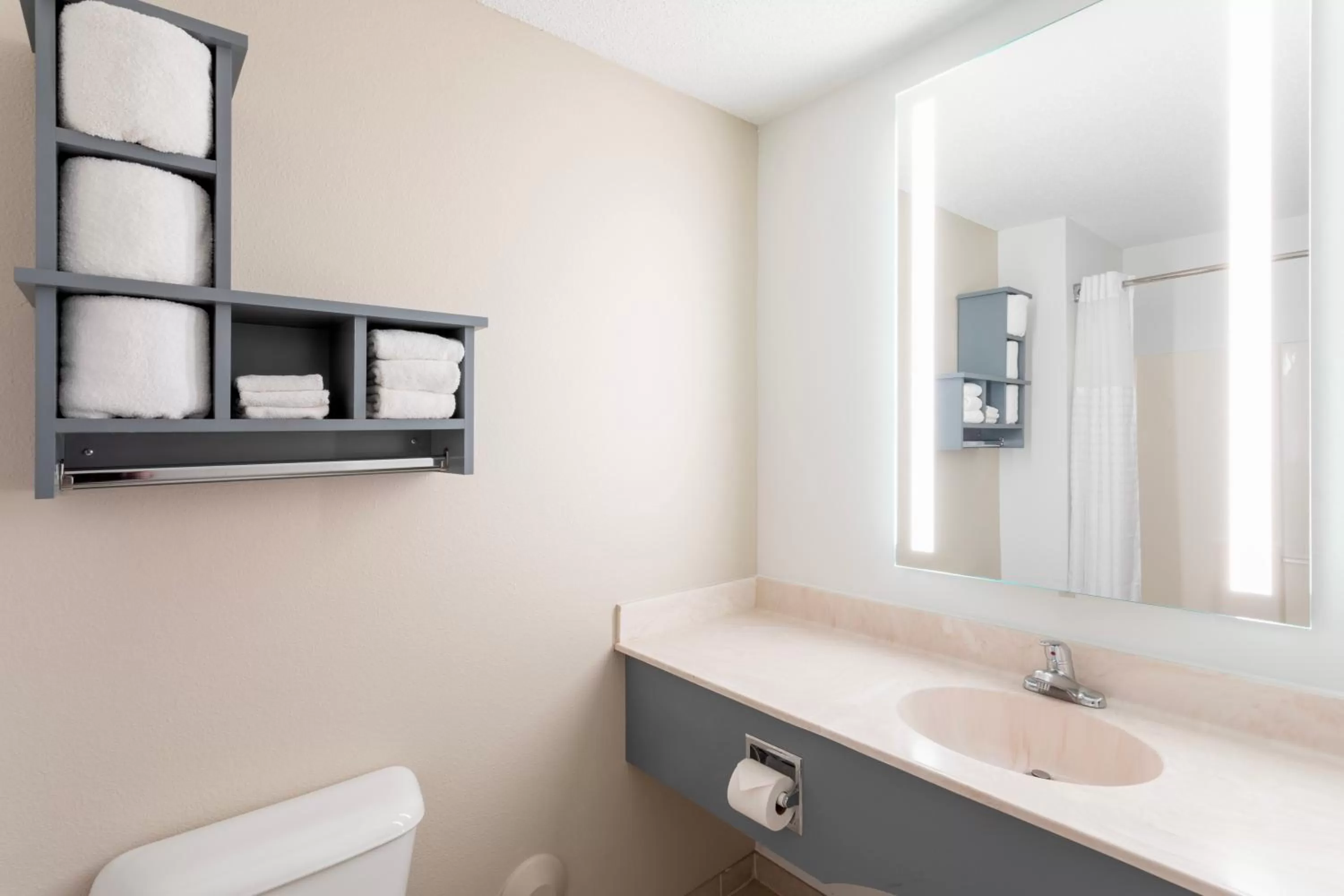 Quadruple Room in Grandstay Apple Valley