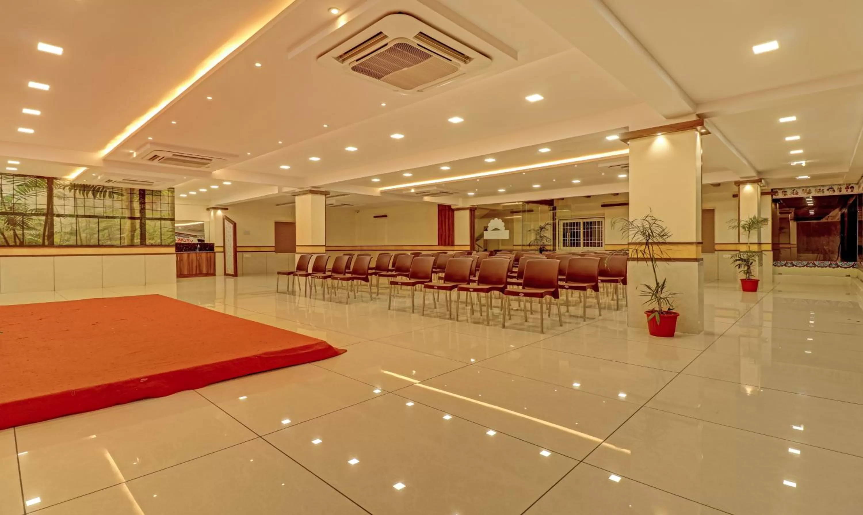Banquet/Function facilities in Treebo Rainbow Grand