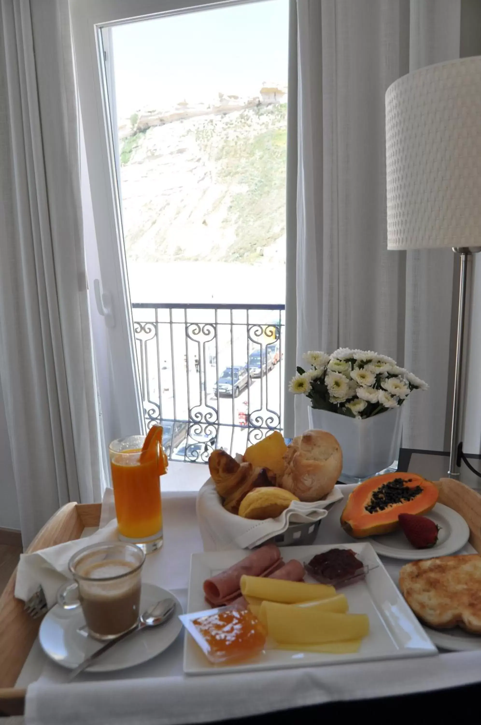 Balcony/Terrace, Breakfast in Hotel Mar Bravo