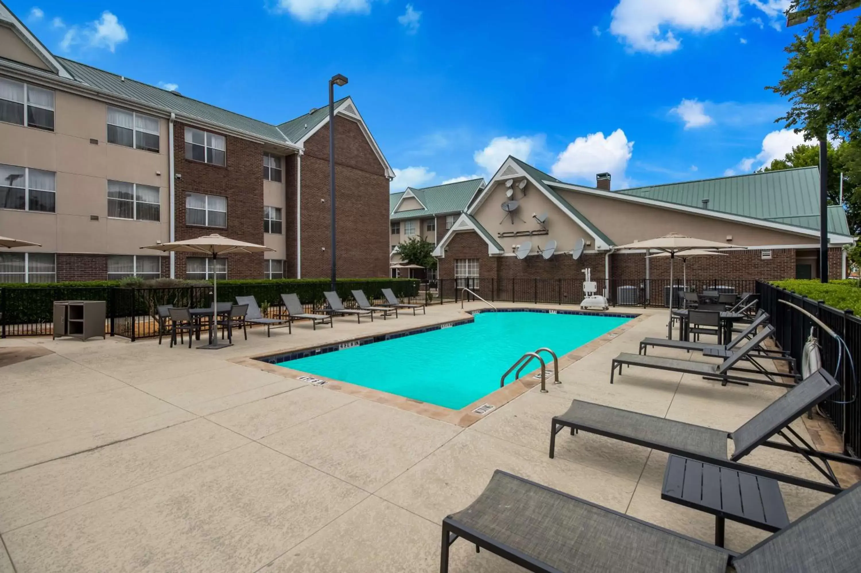 Pool view, Swimming Pool in Sonesta ES Suites Dallas Richardson