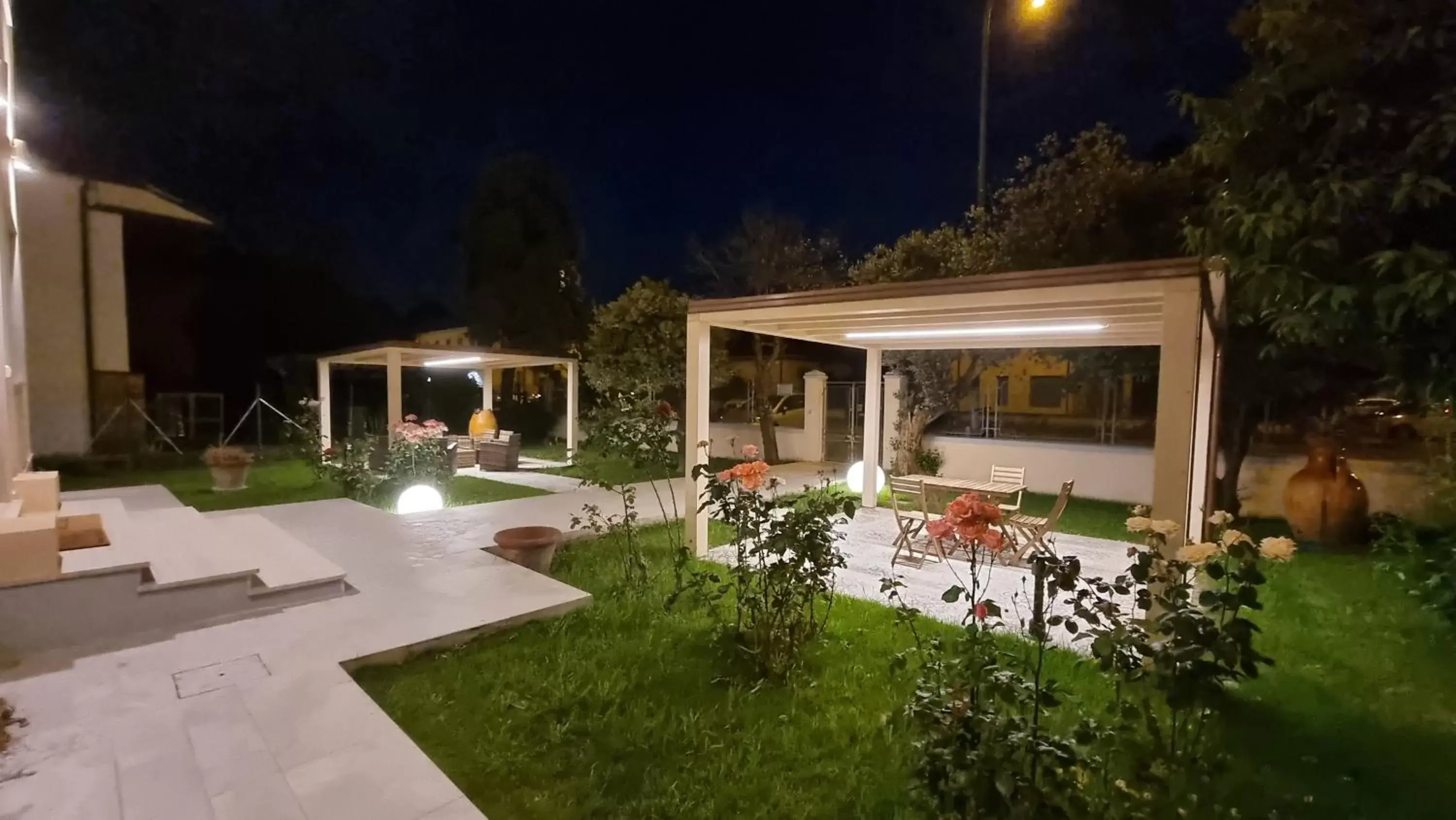 Patio, Swimming Pool in Villa Rosa Antica