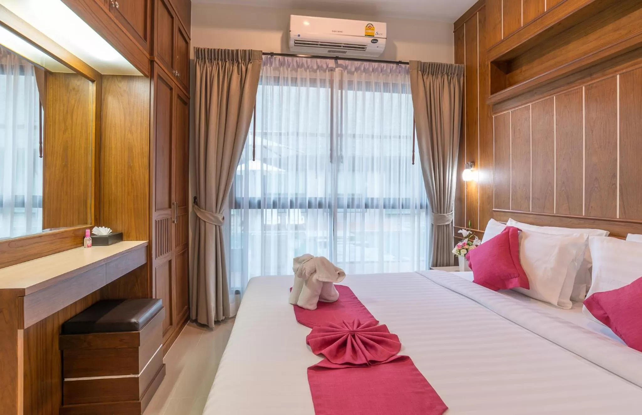 Bed in The Scene Cliff View Villas