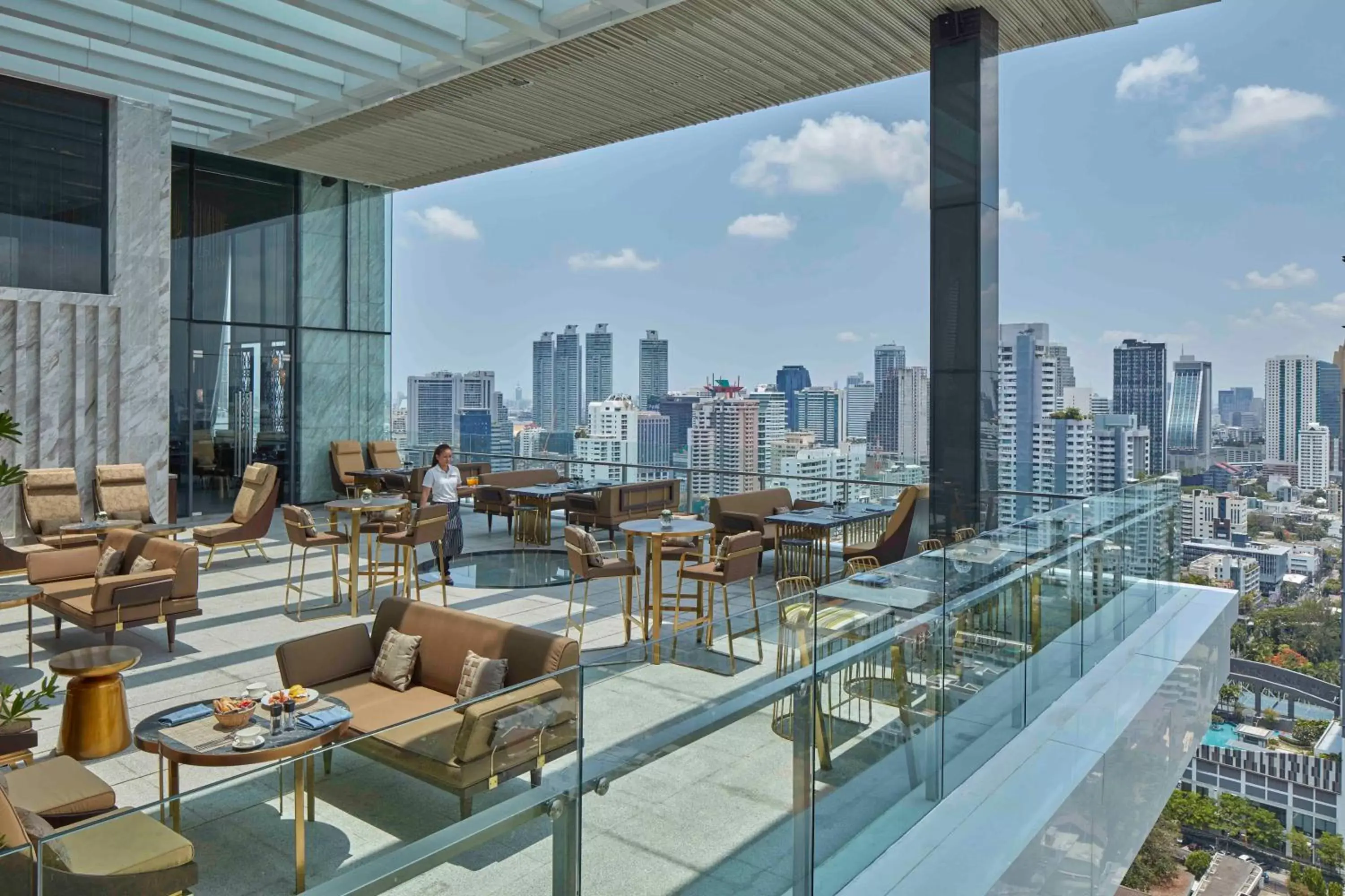 Lounge or bar in 137 Pillars Suites Bangkok