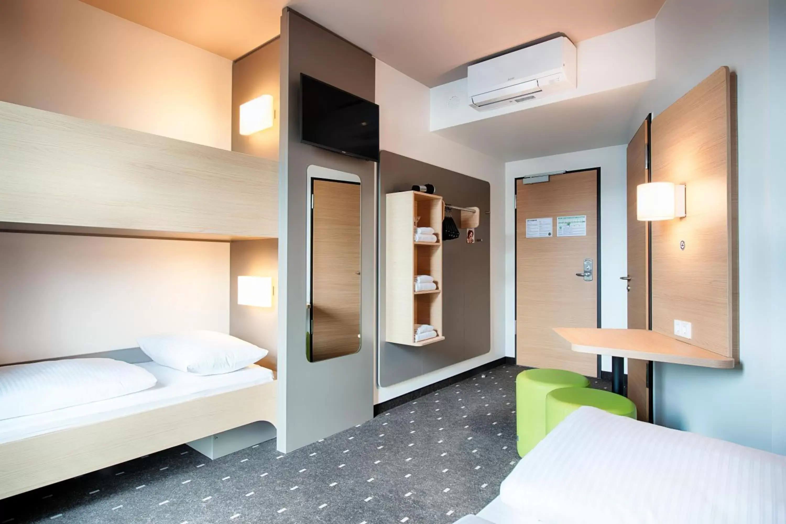 Photo of the whole room, Bunk Bed in B&B Hotel Stuttgart-Neckarhafen