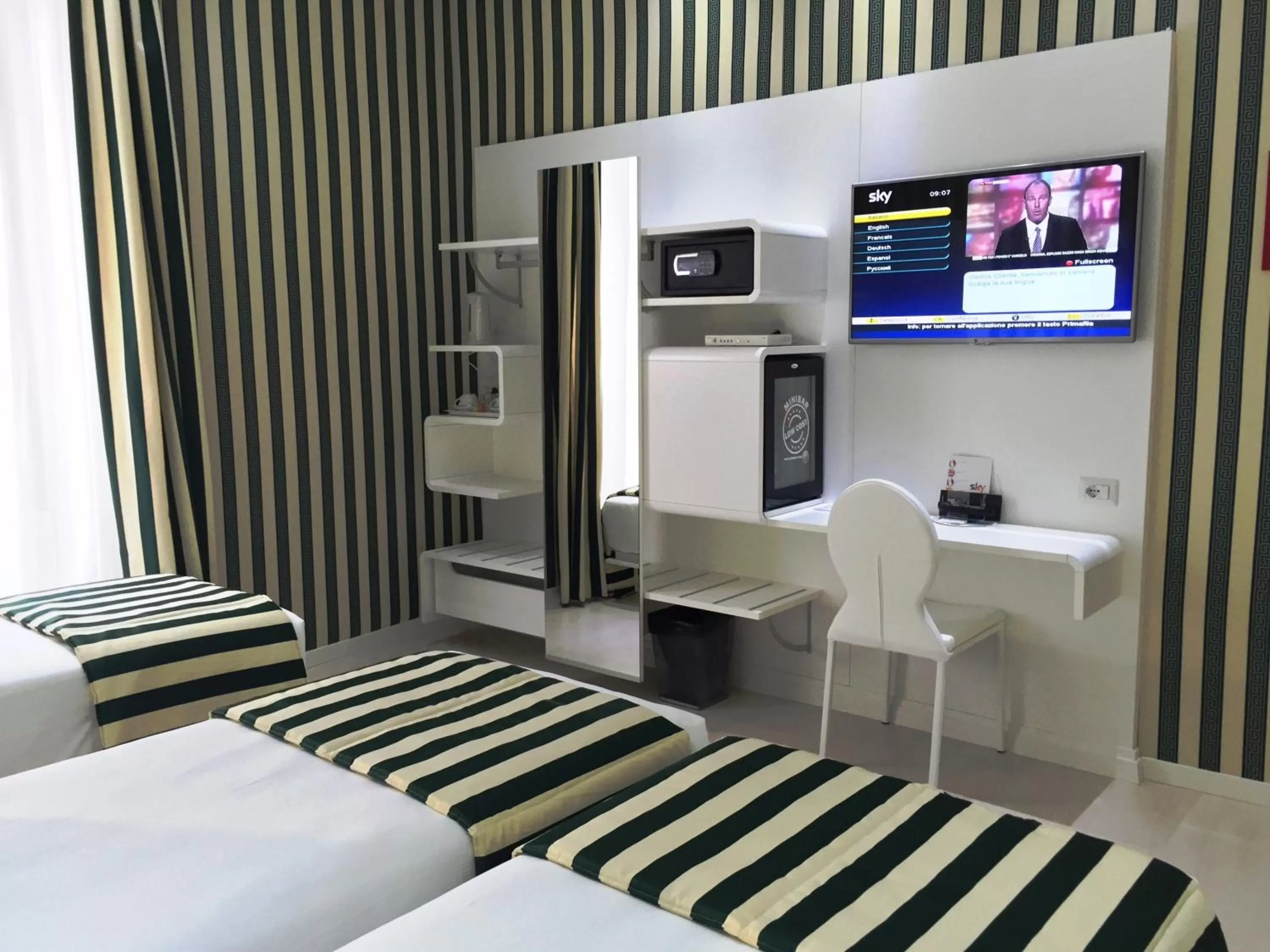 Superior Triple Room in Relais Trevi 95 Boutique Hotel