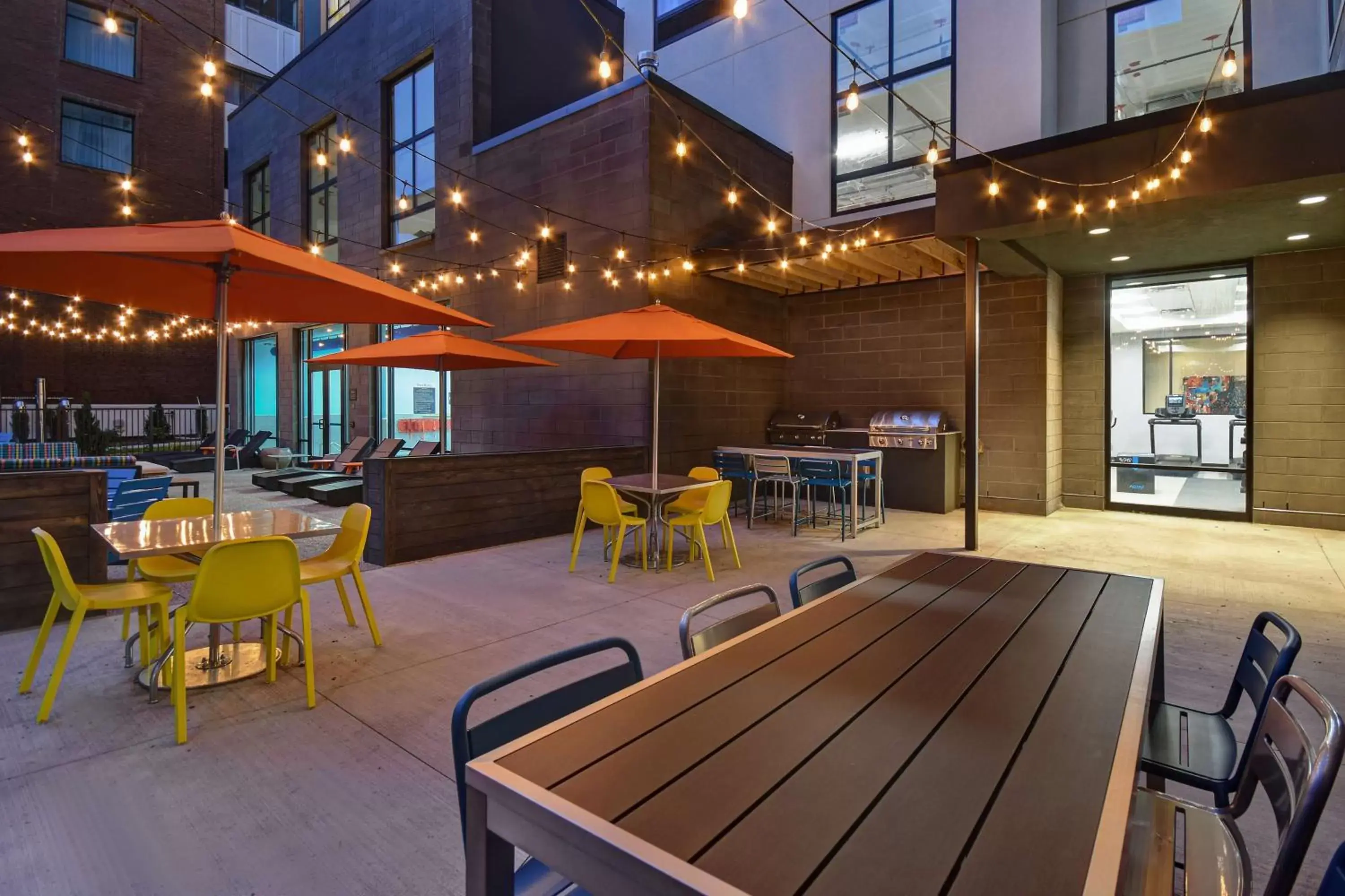 Property building, Restaurant/Places to Eat in Hilton Garden Inn Kalamazoo Downtown