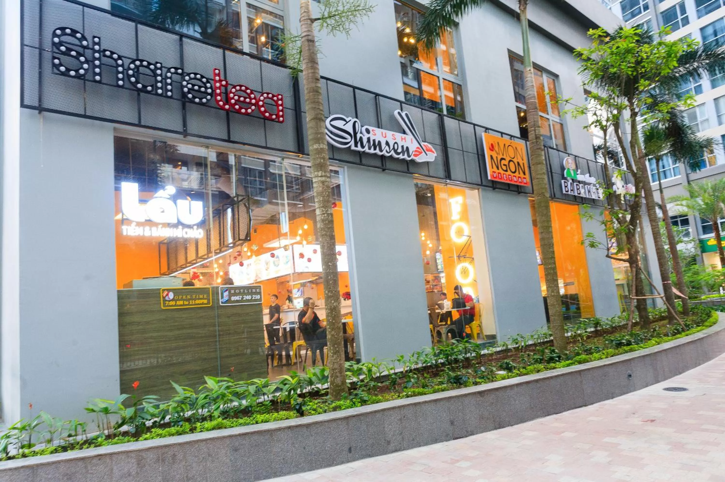 Restaurant/places to eat, Property Building in Vinhomes Central Park-Nice Homes