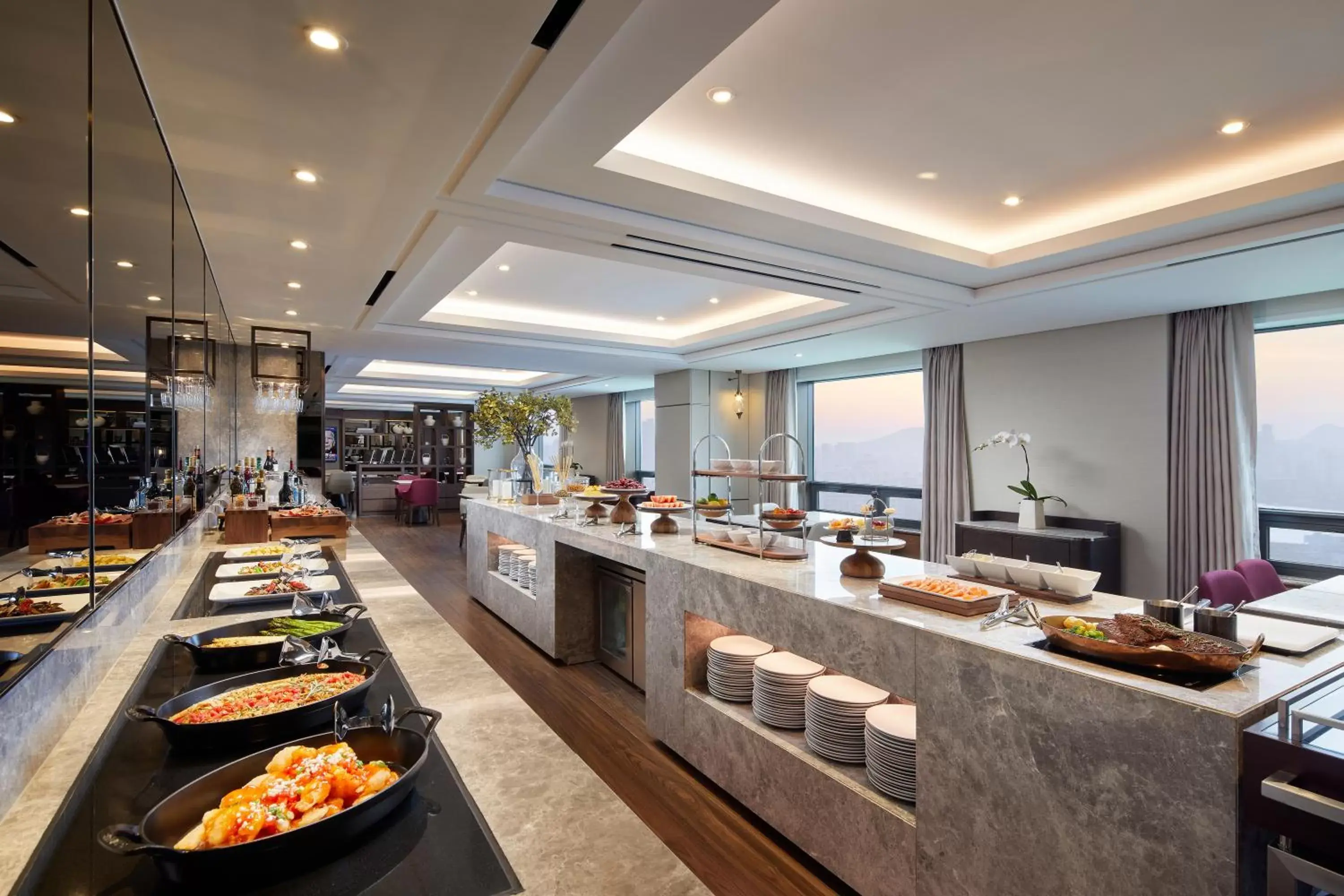 Communal lounge/ TV room, Restaurant/Places to Eat in Lotte Hotel World