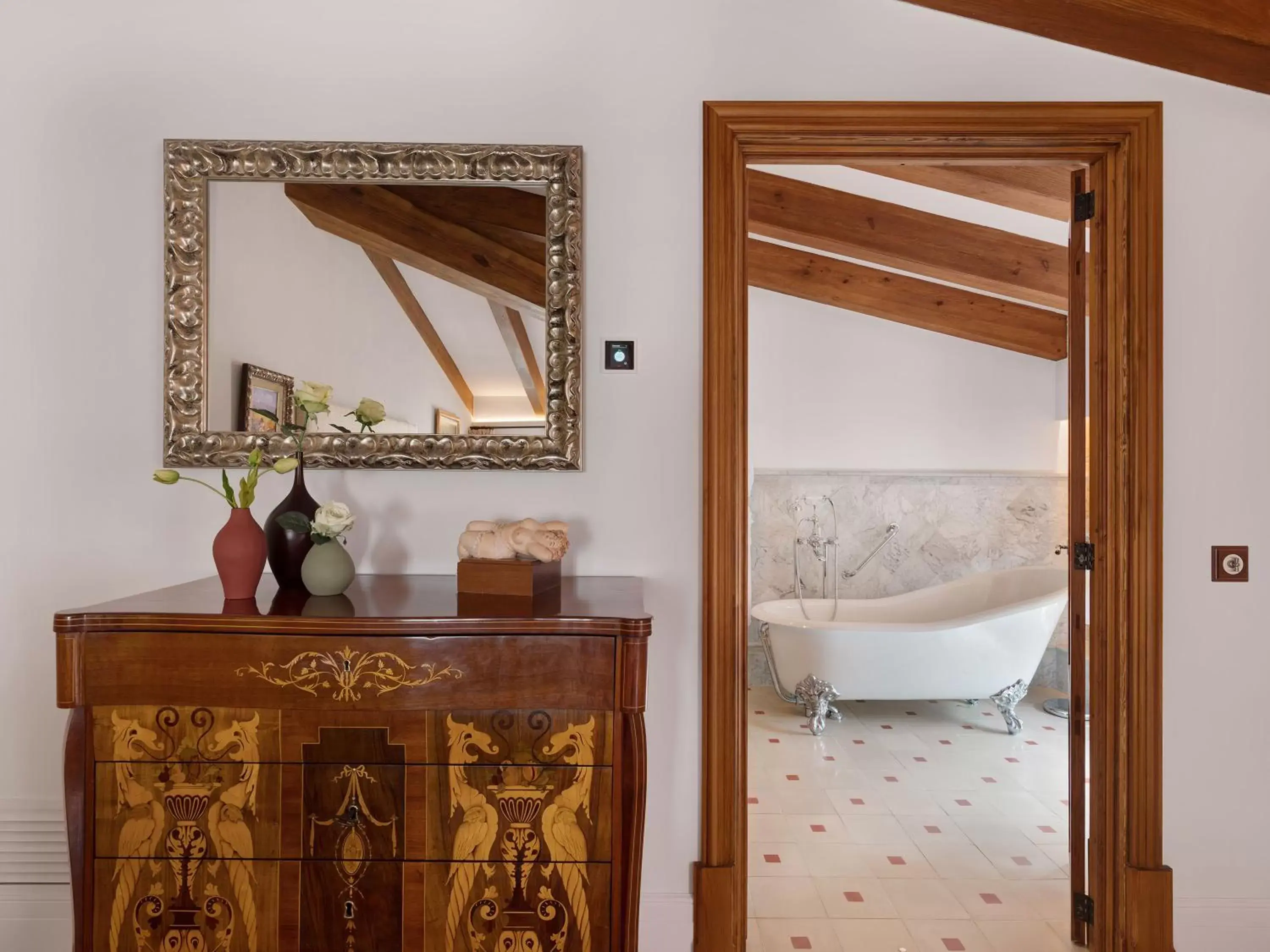 Photo of the whole room, Bathroom in Hotel Gloria de Sant Jaume