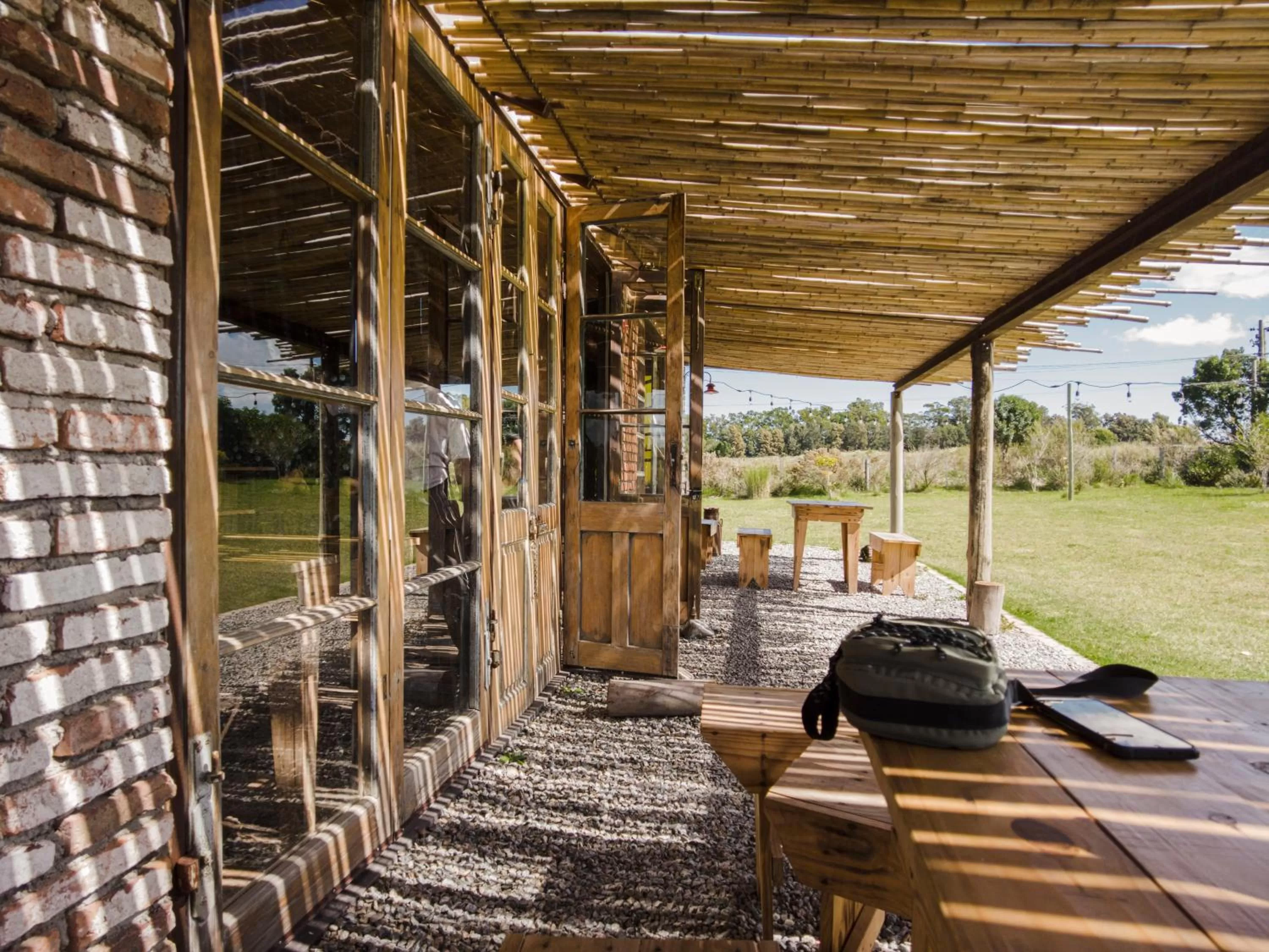 Restaurant/places to eat in Caliu Earthship Ecolodge