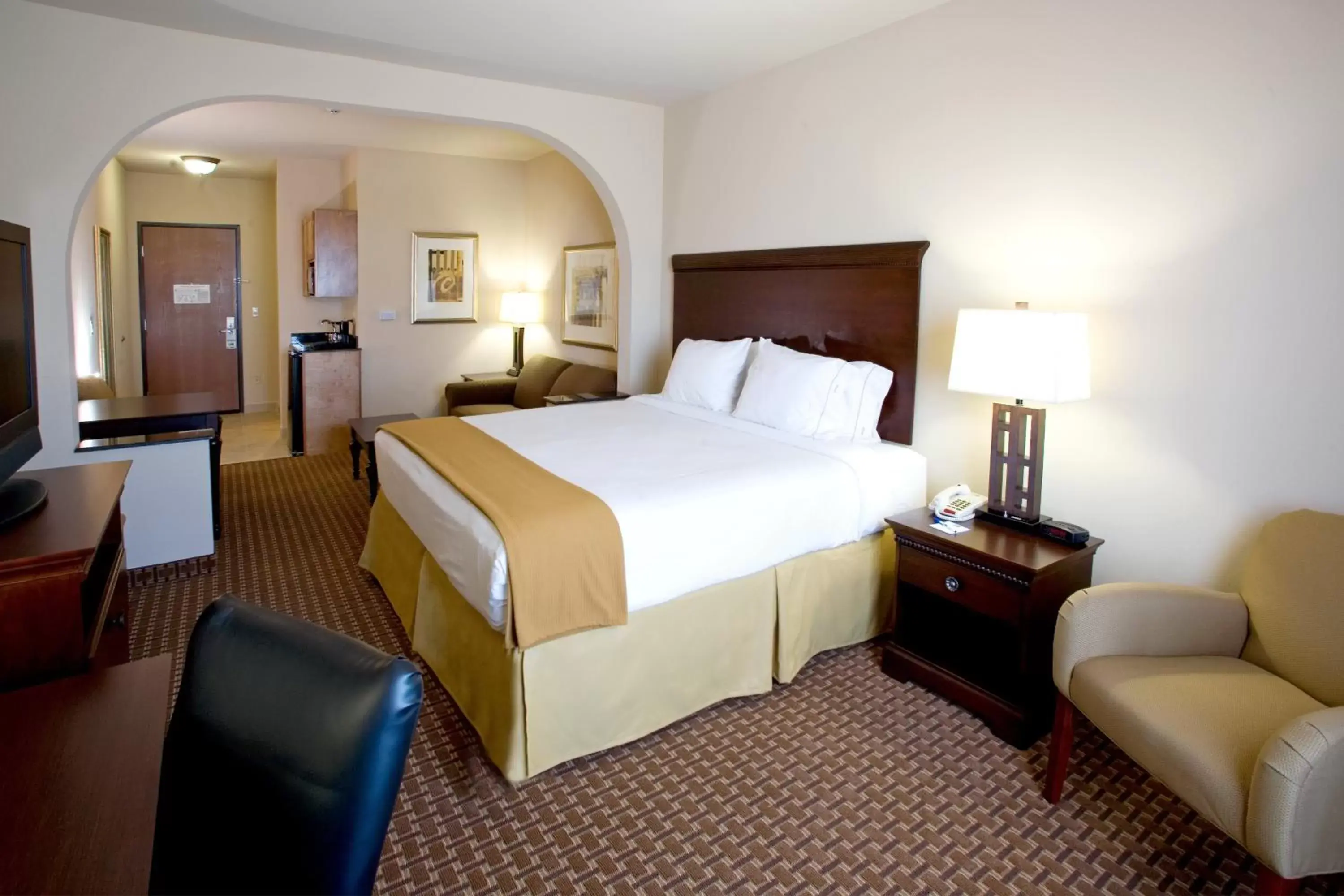 Photo of the whole room, Bed in Holiday Inn Express Hotel and Suites Kingsville, an IHG Hotel