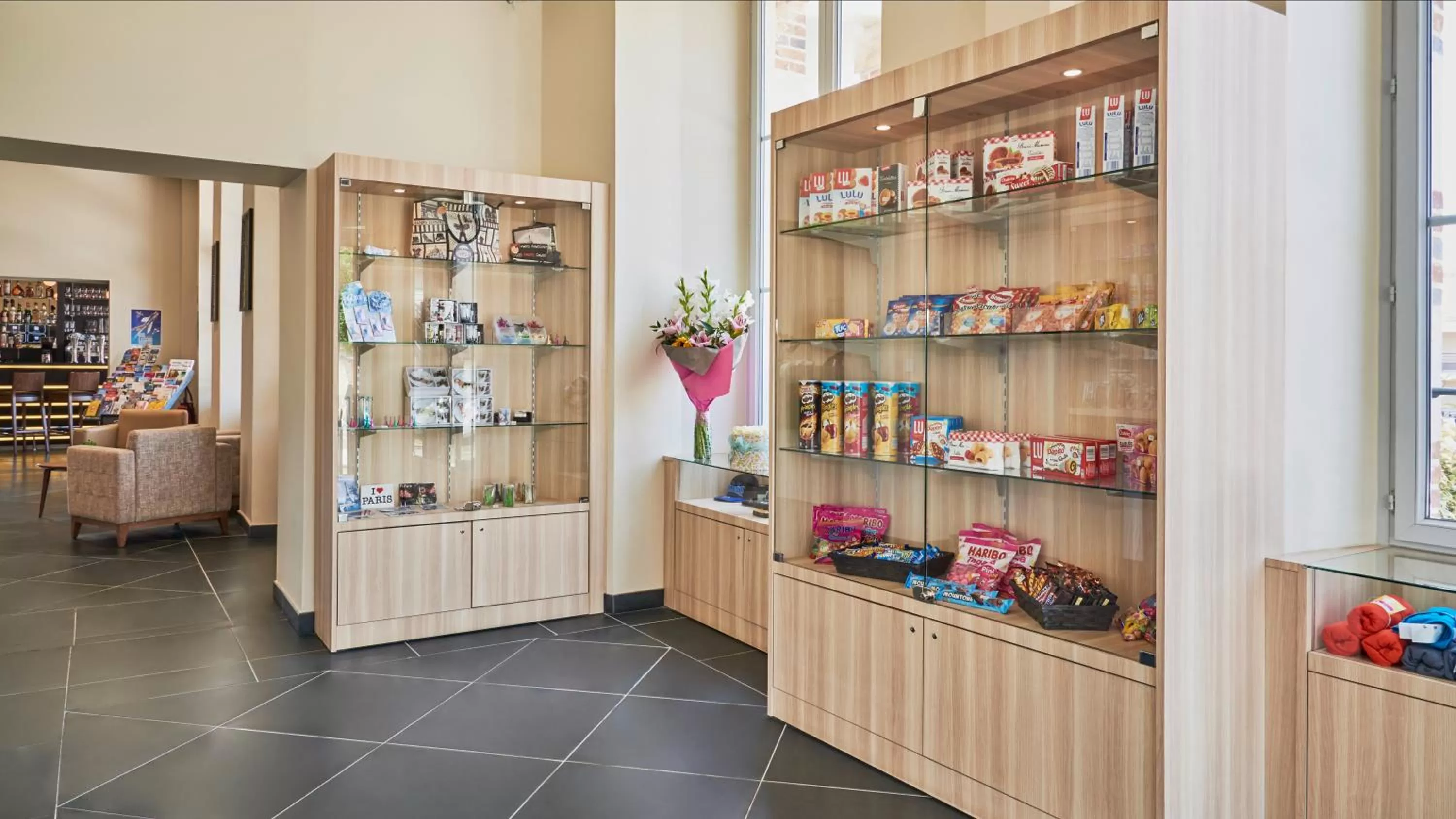 On-site shops in Résidence Château du Mée