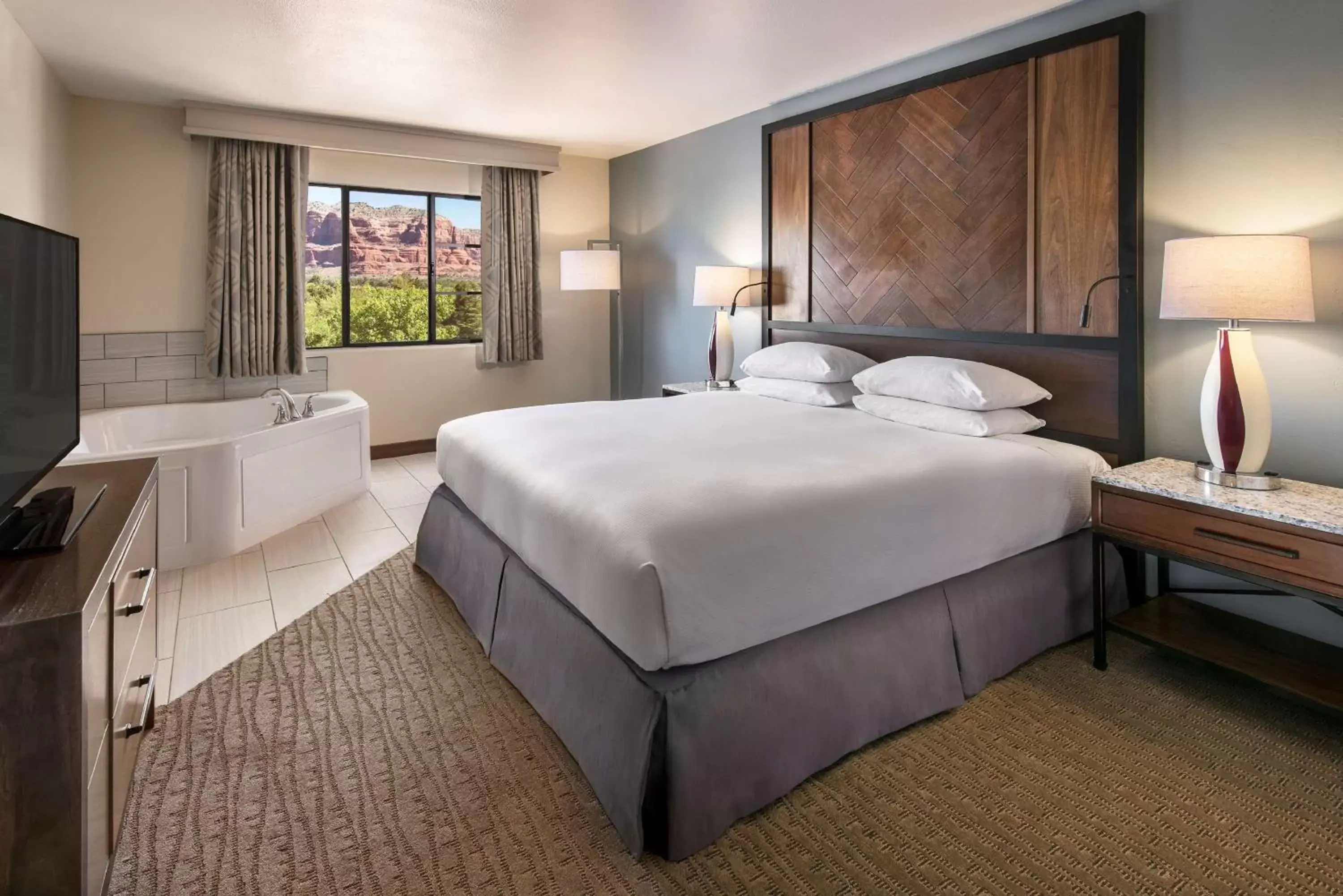 Bed in Hilton Sedona Resort at Bell Rock