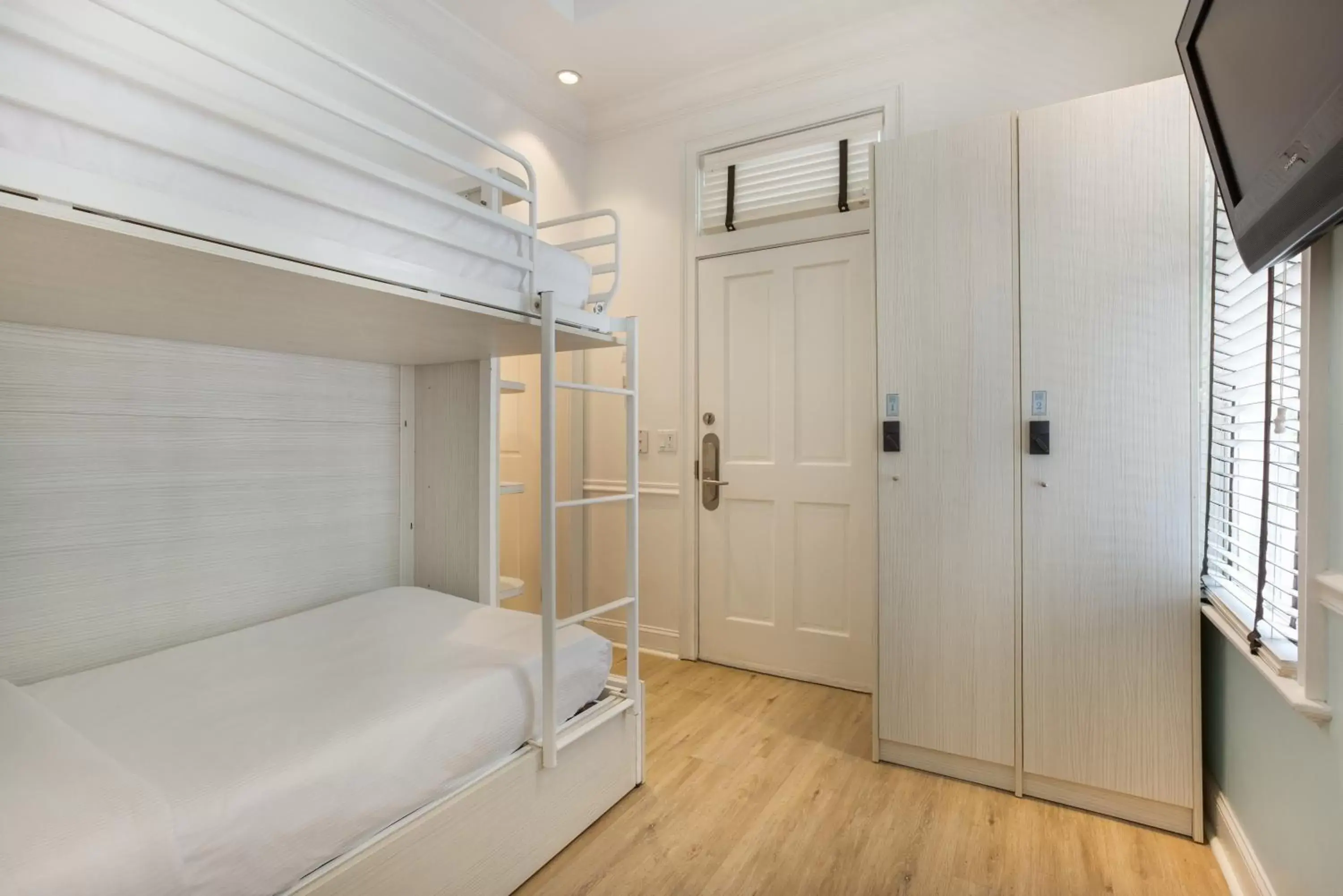 Bedroom, Bunk Bed in Nyah - Adult Exclusive