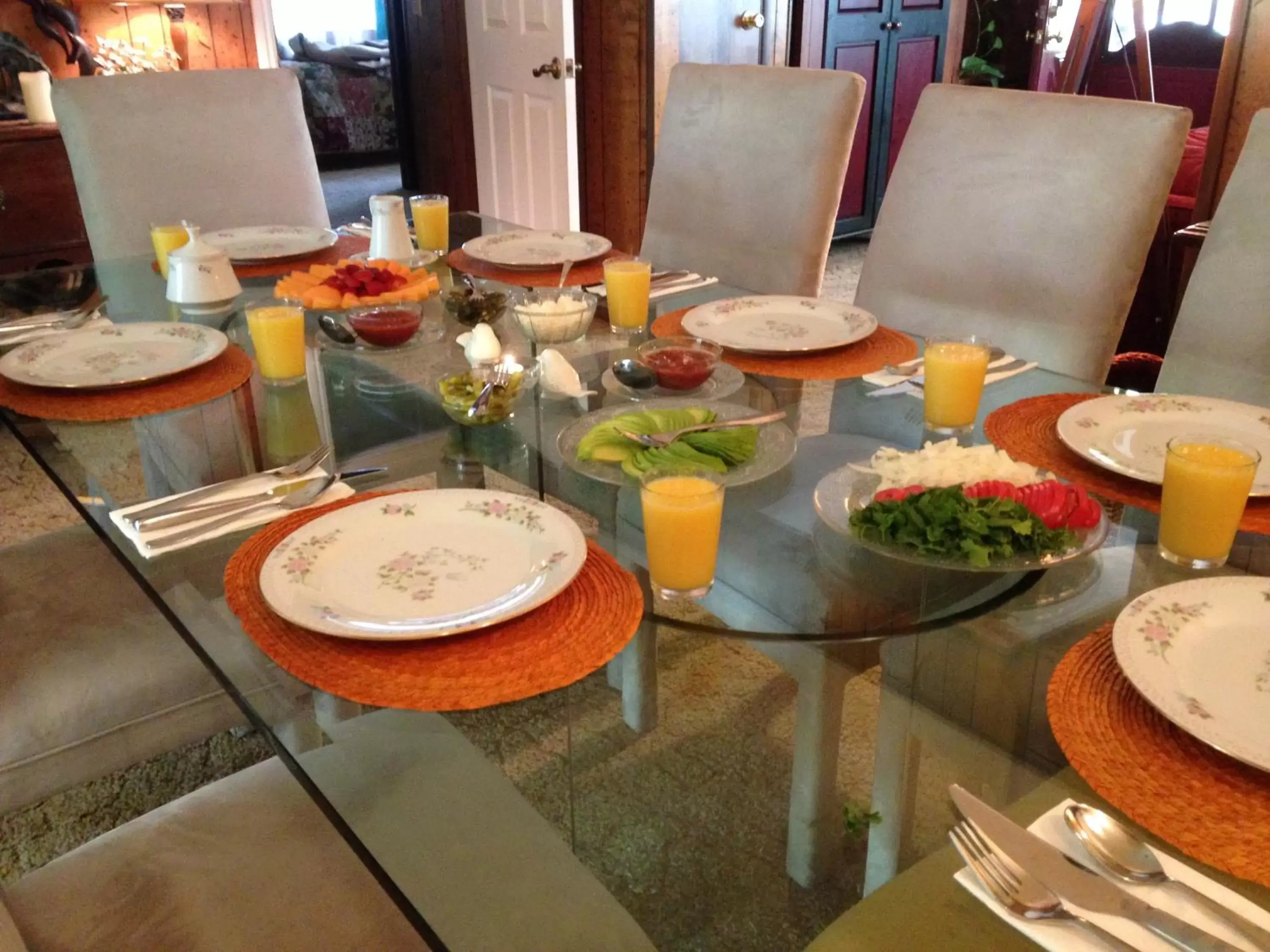 Breakfast in Backyard Garden Oasis