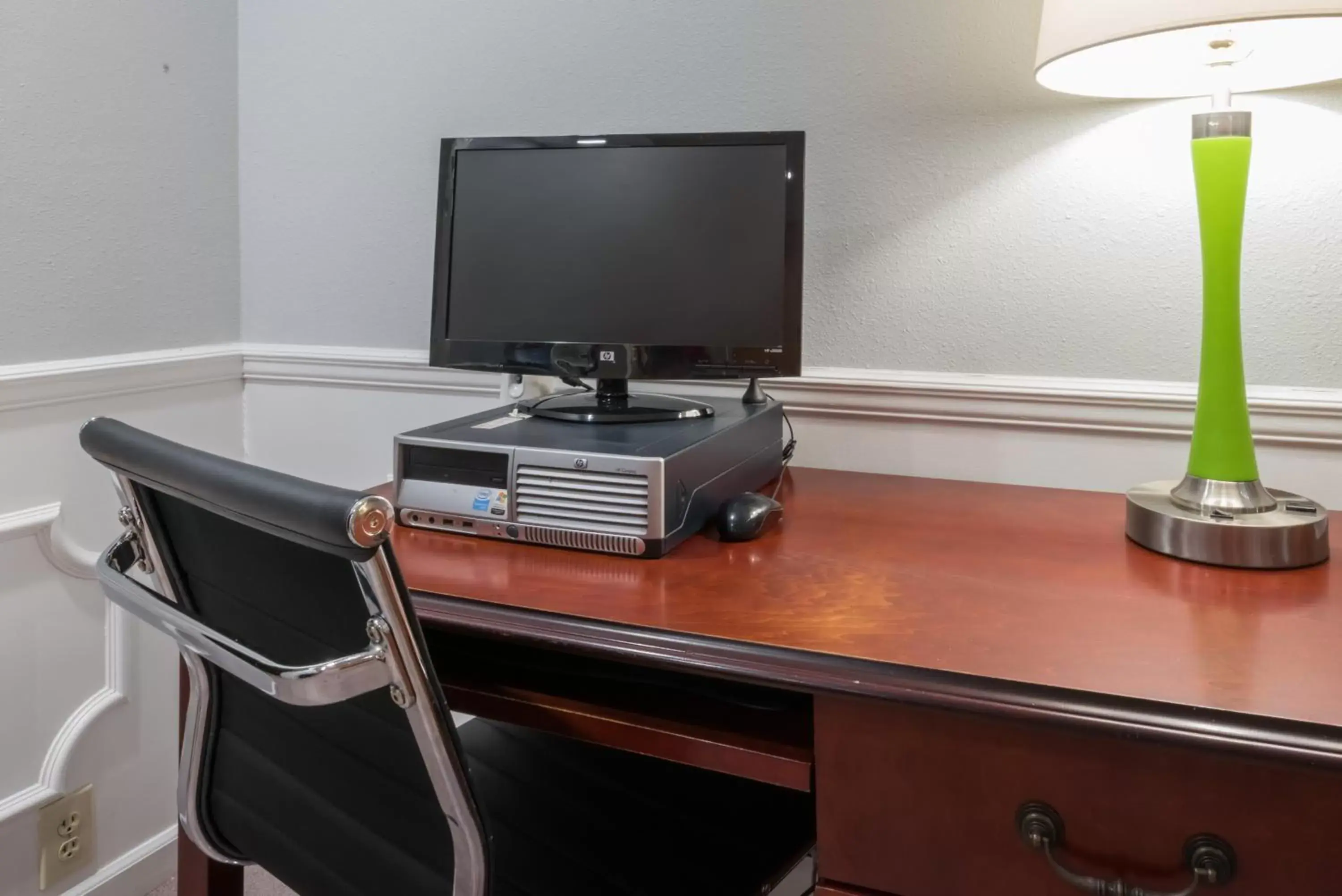Business facilities, TV/Entertainment Center in Super 8 by Wyndham Alexander City
