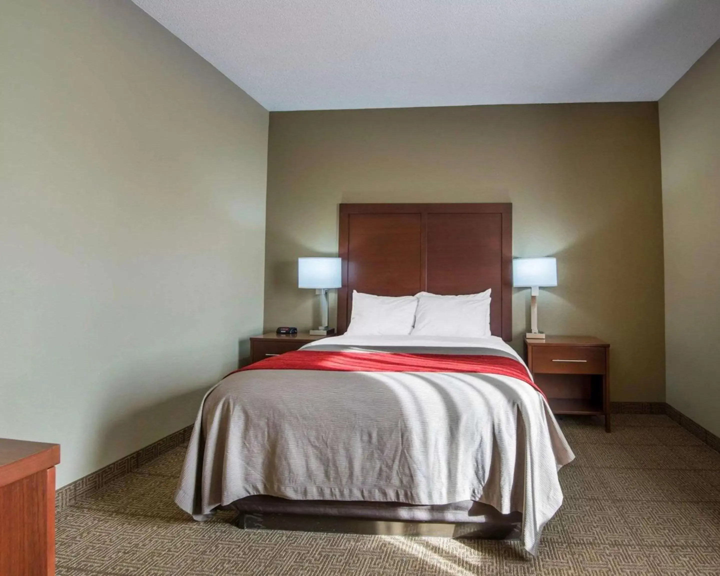 Bedroom, Bed in Comfort Inn Grain Valley