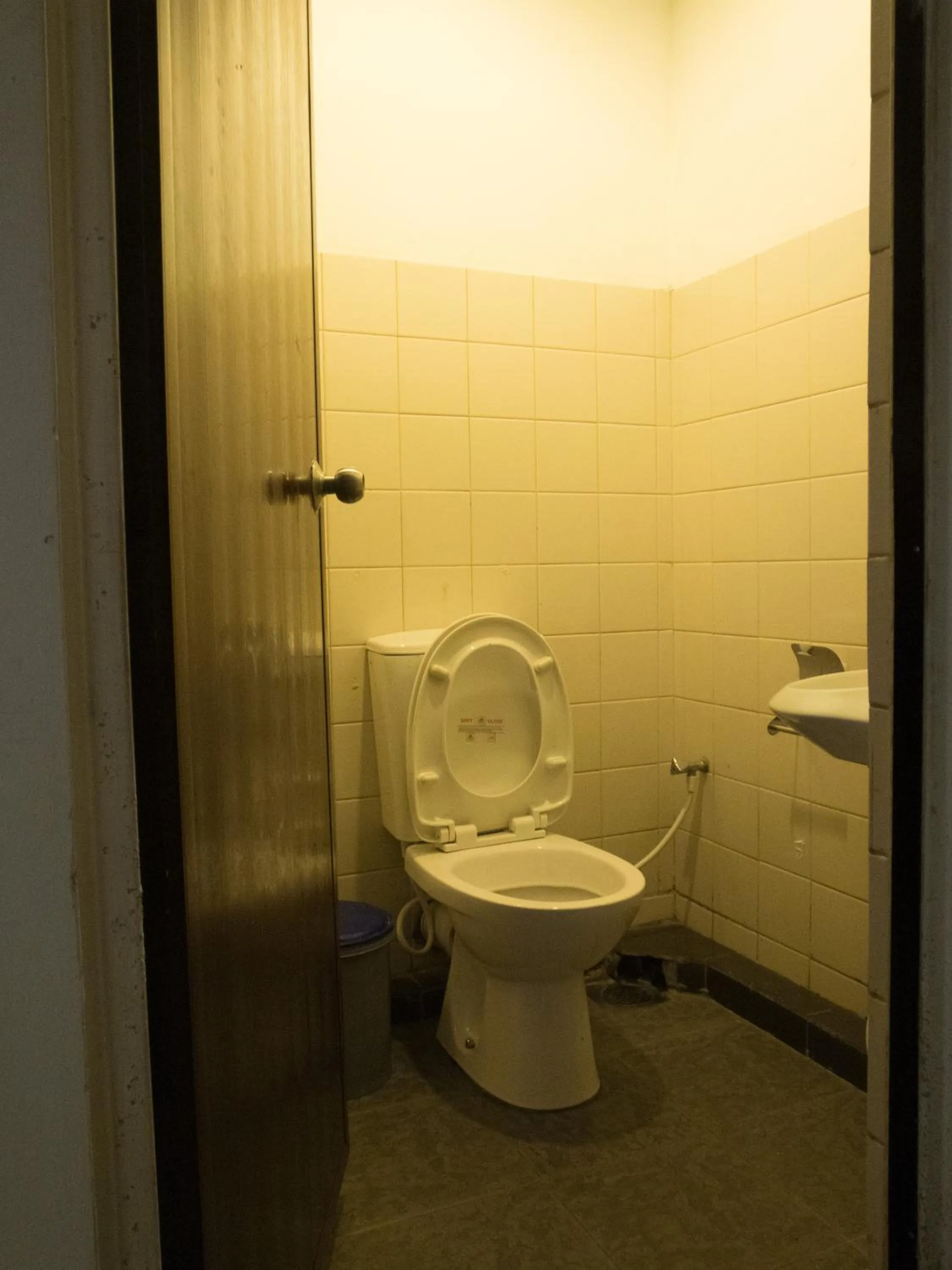 Toilet in Backpack Lanka