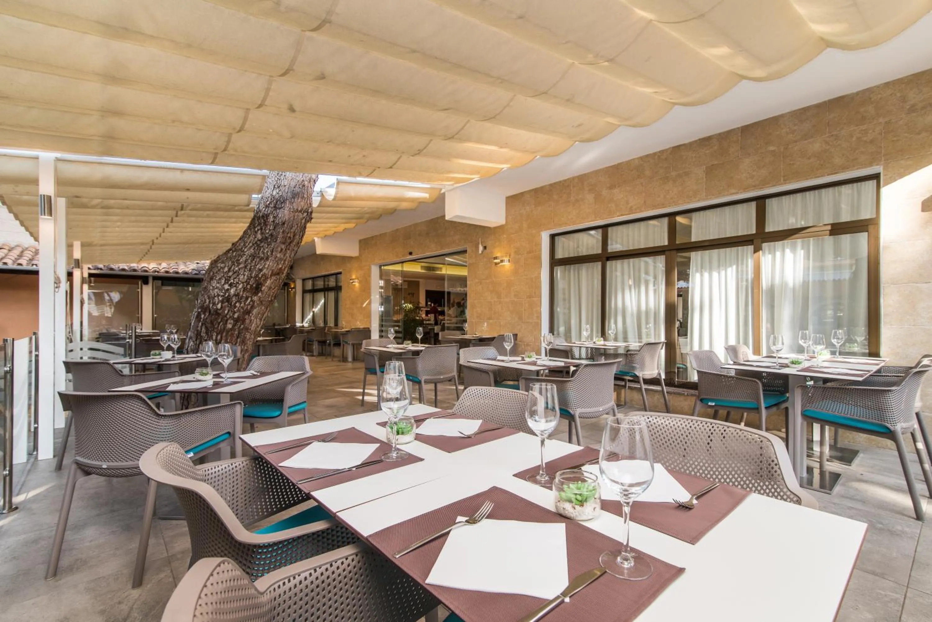 Restaurant/places to eat in Hotel Baviera