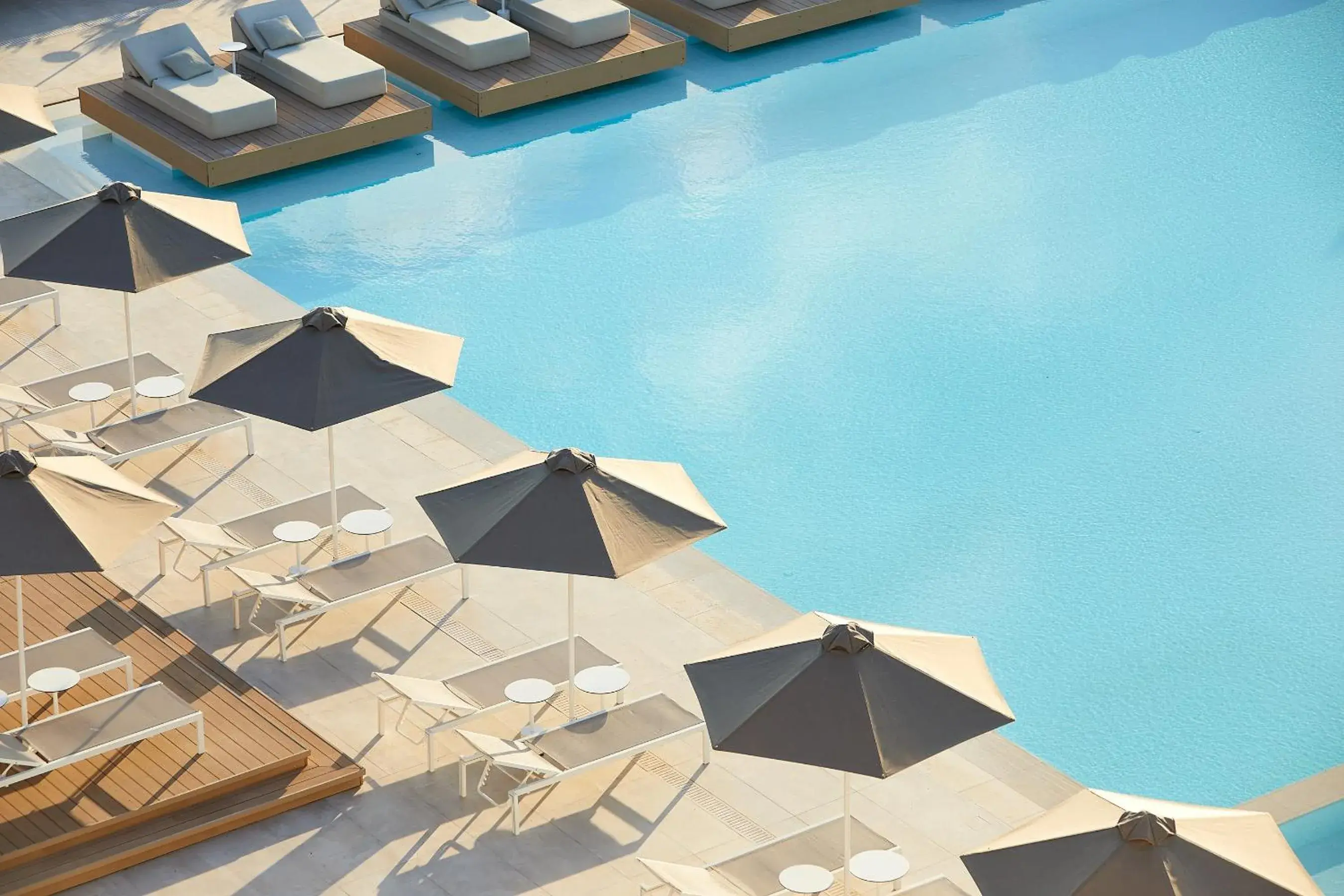 Swimming pool in Vincci EverEden Swimming pool in Vincci EverEden