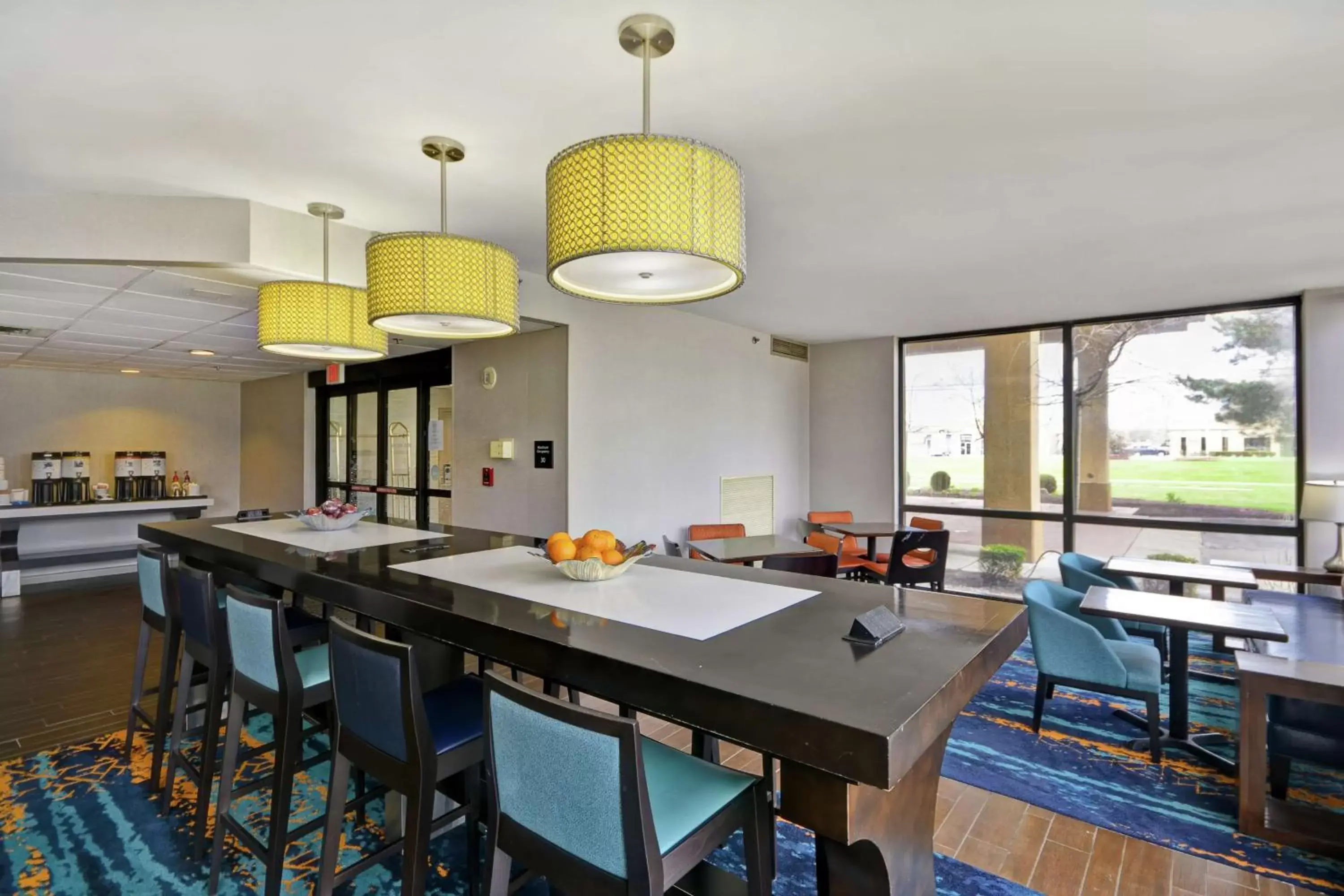 Breakfast, Dining Area in Hampton Inn Detroit Madison Heights South Troy