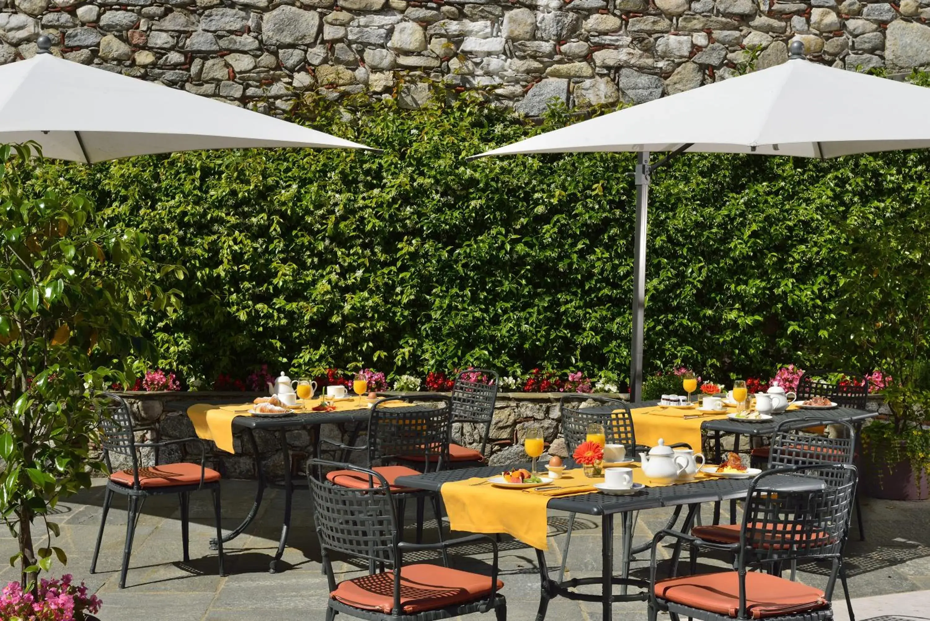 Patio, Restaurant/Places to Eat in Castello Dal Pozzo Hotel