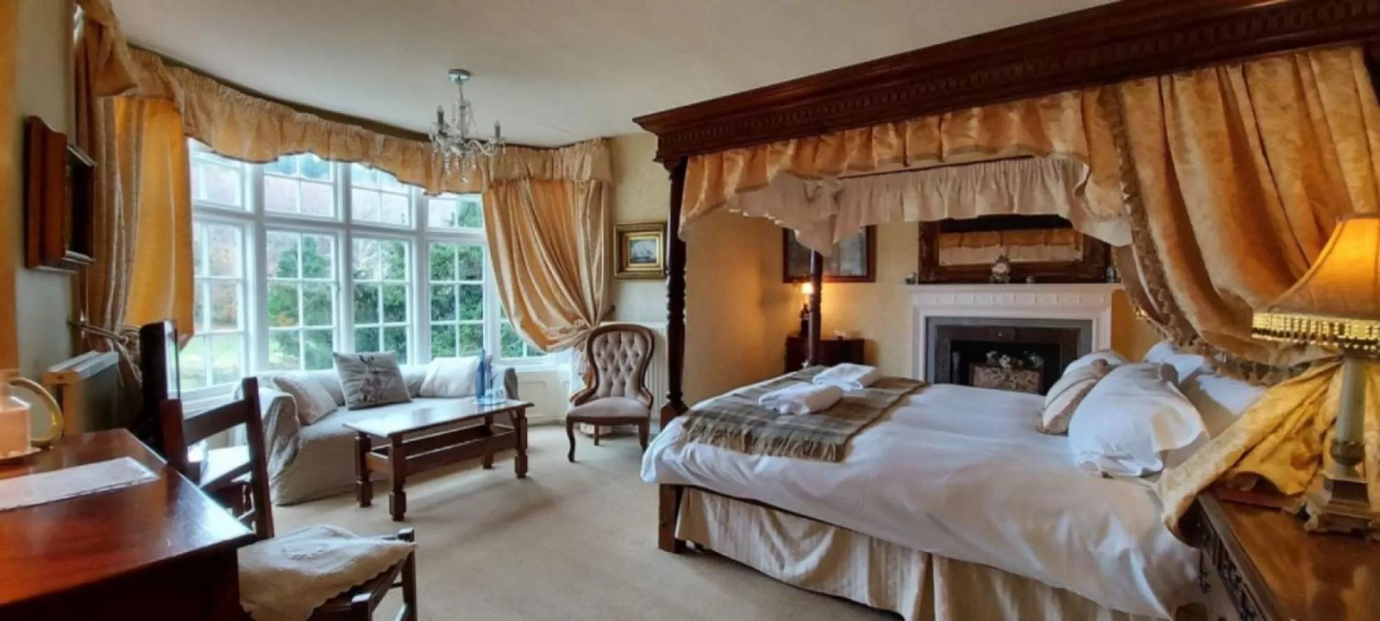 Bedroom, Bed in Glyn Isa Country House luxury self catering accommodation