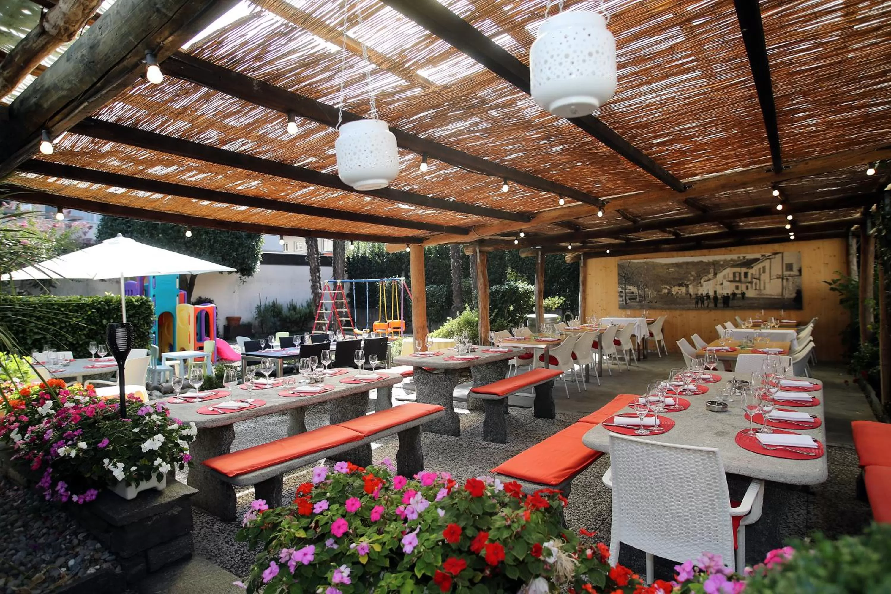 Balcony/Terrace in Osteria Ticino by Ketty & Tommy