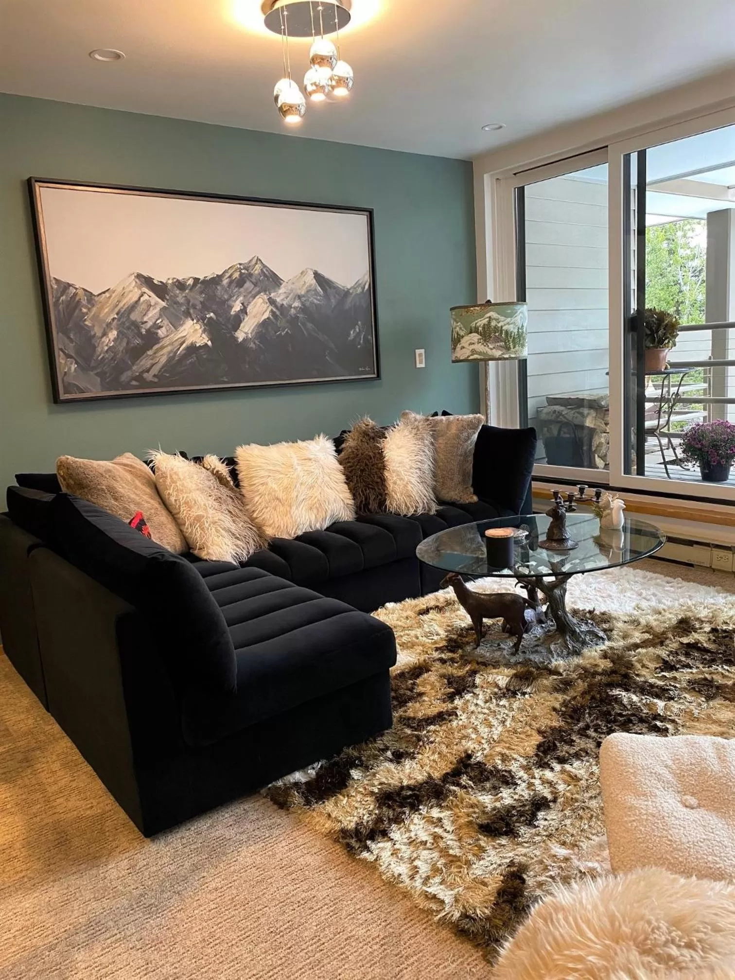 Living room in Simba Run Vail Condominiums