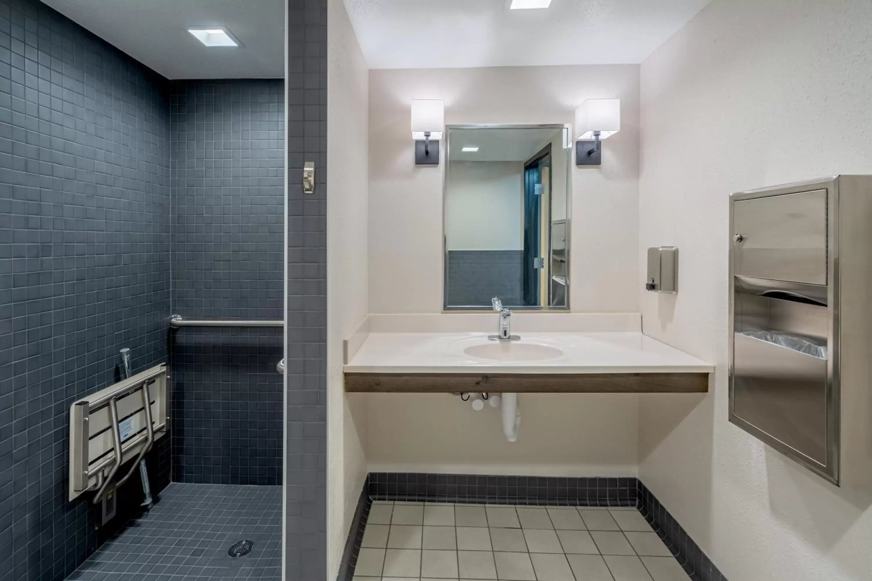 Bathroom in Grand Williston Hotel and Conference Center