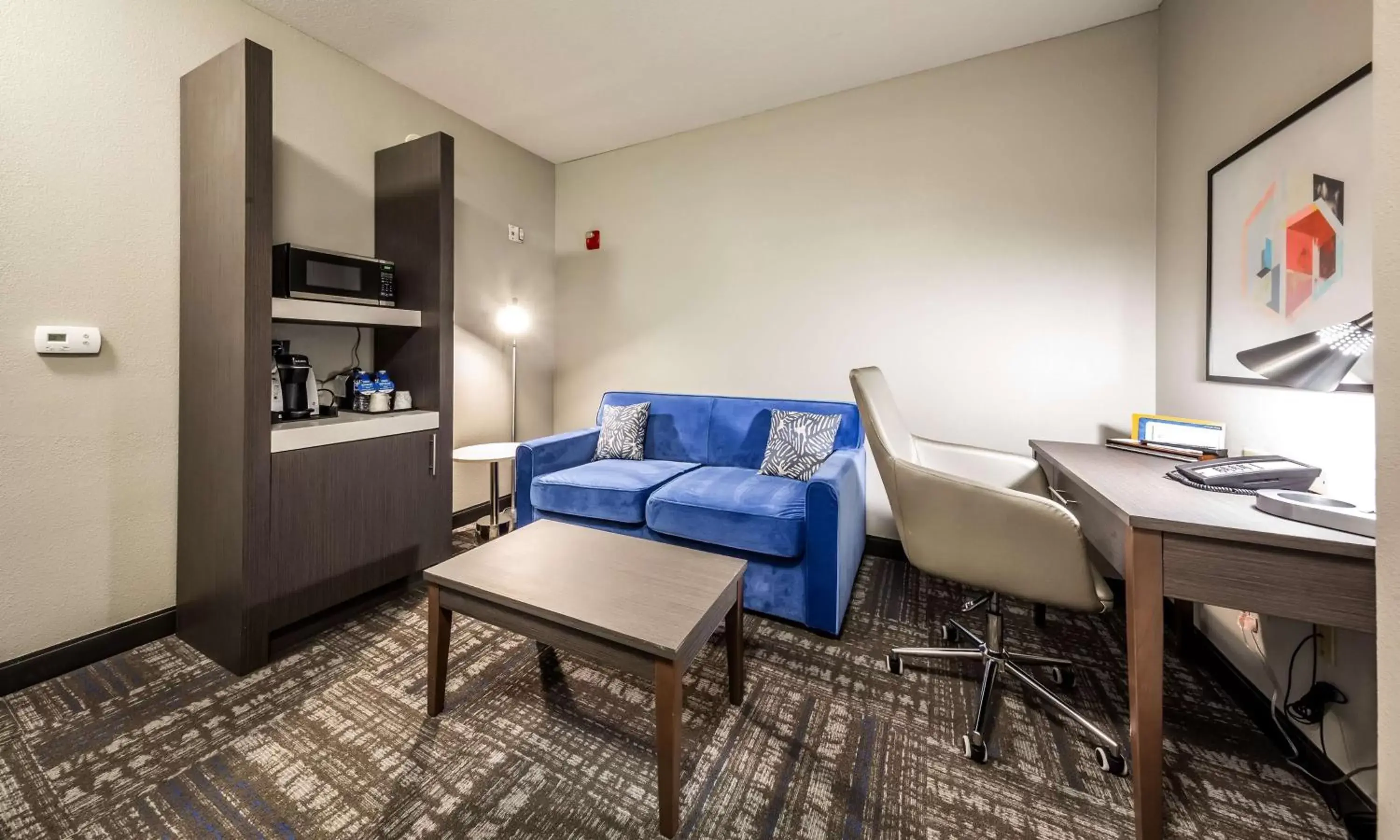 Bedroom, Seating Area in Hilton Garden Inn Beaumont