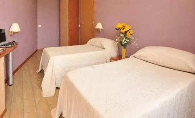 Bed in Hotel Centro Turistico Gardesano