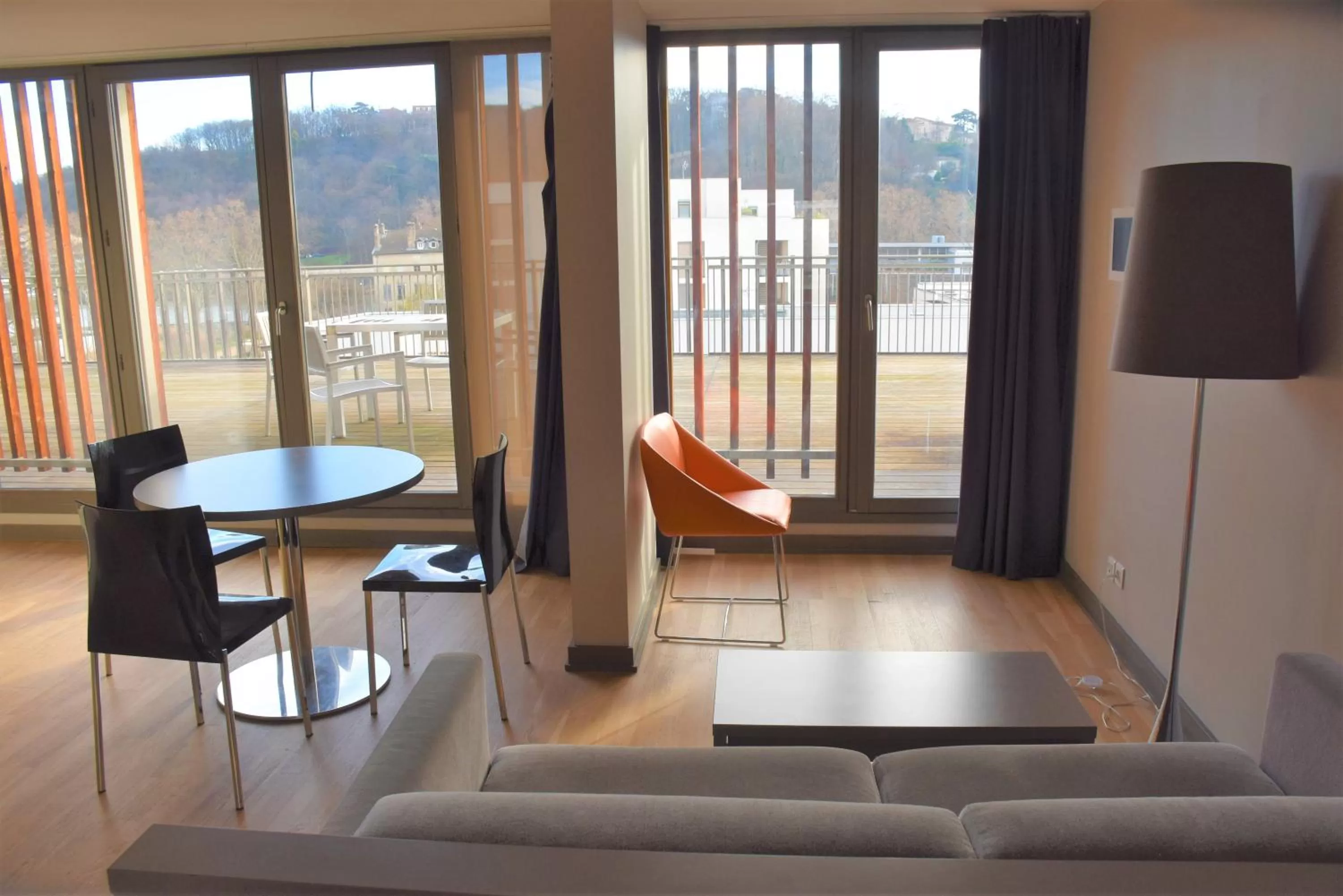 Photo of the whole room in Adonis Lyon Dock Ouest