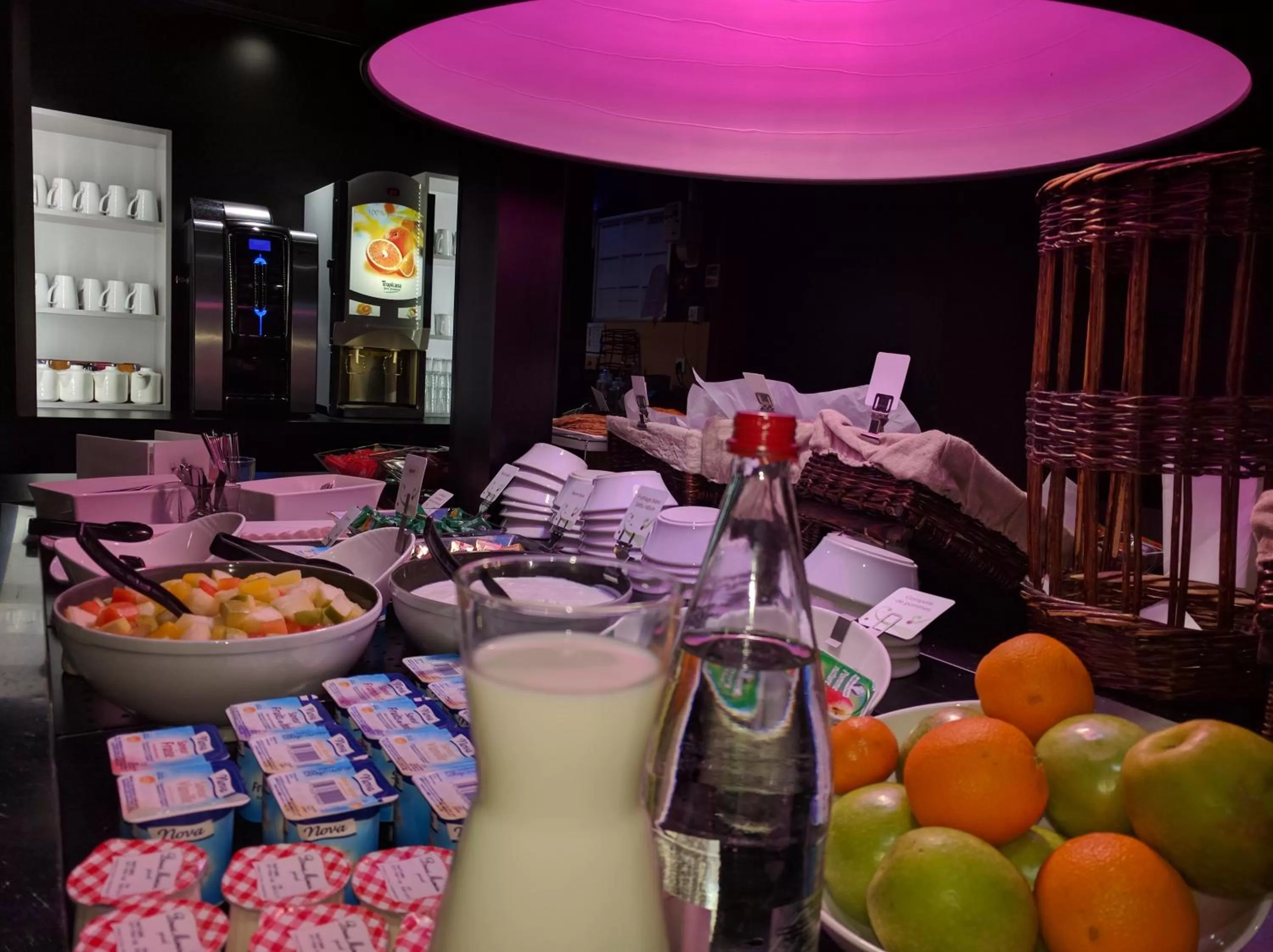 Buffet breakfast in Campanile Hôtel Auch