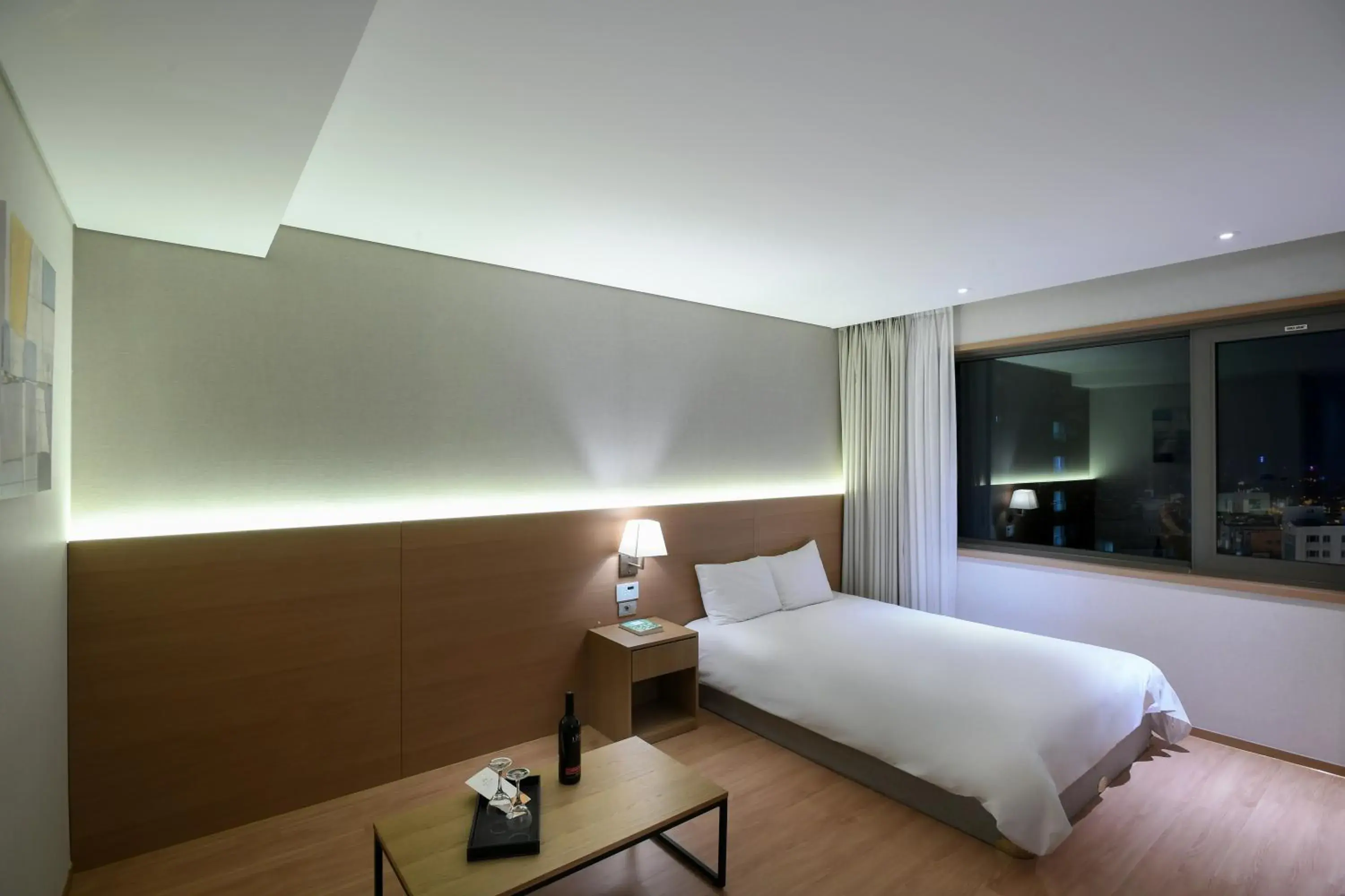 Photo of the whole room, Bed in Astar Hotel Jeju