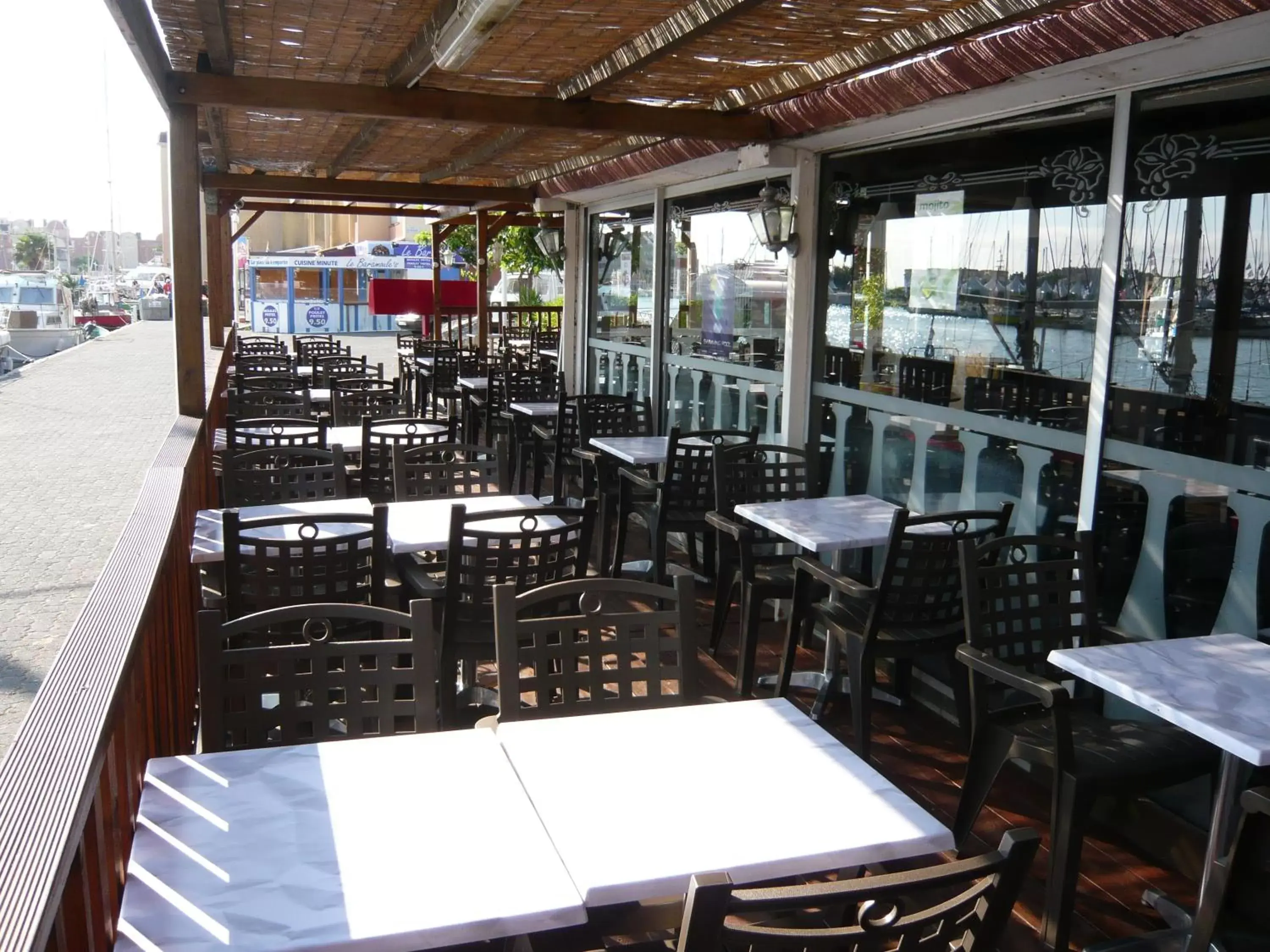Balcony/Terrace, Restaurant/Places to Eat in Hôtel Port Beach