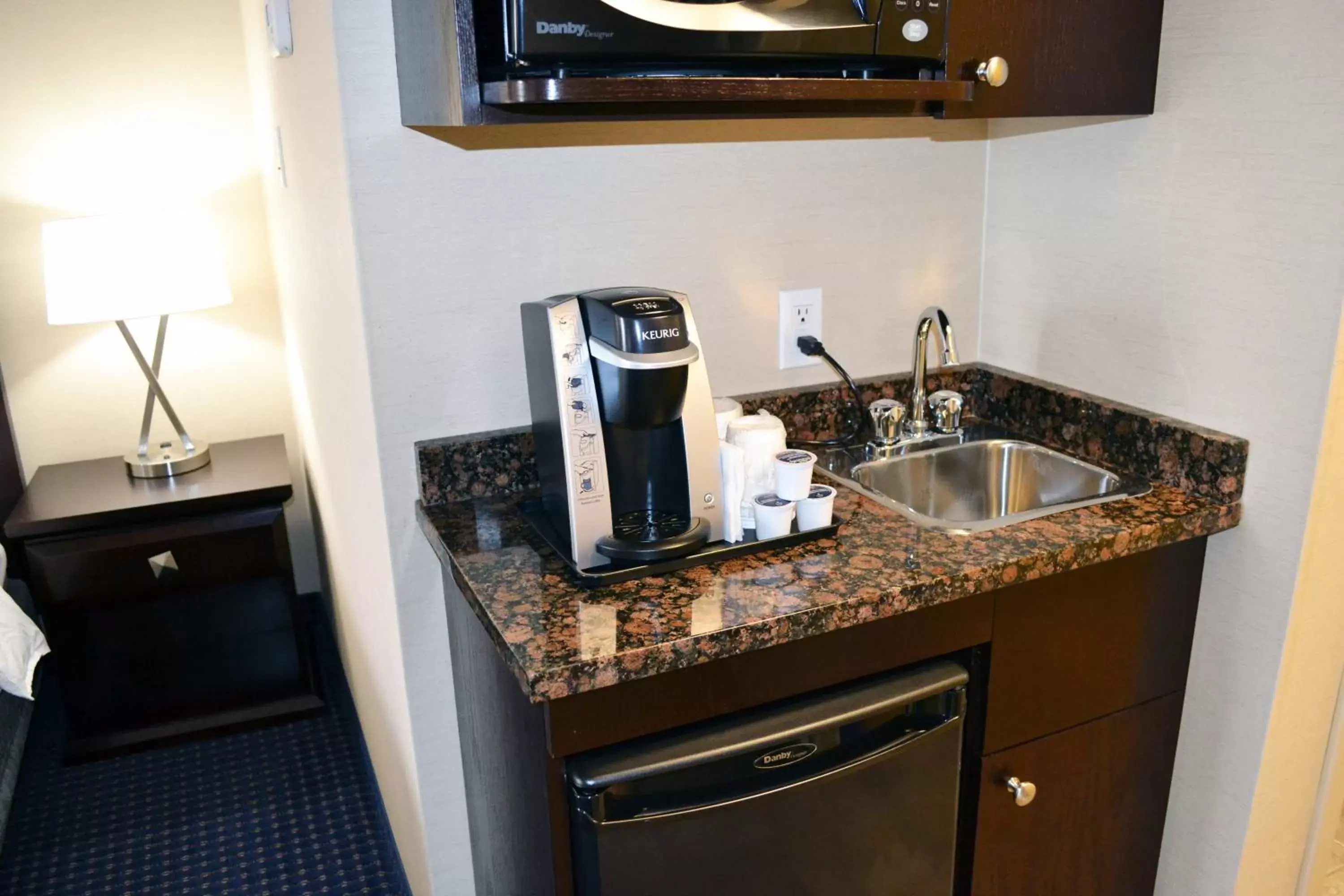 Photo of the whole room, Kitchen/Kitchenette in Holiday Inn Express Hotel & Suites Edson, an IHG Hotel