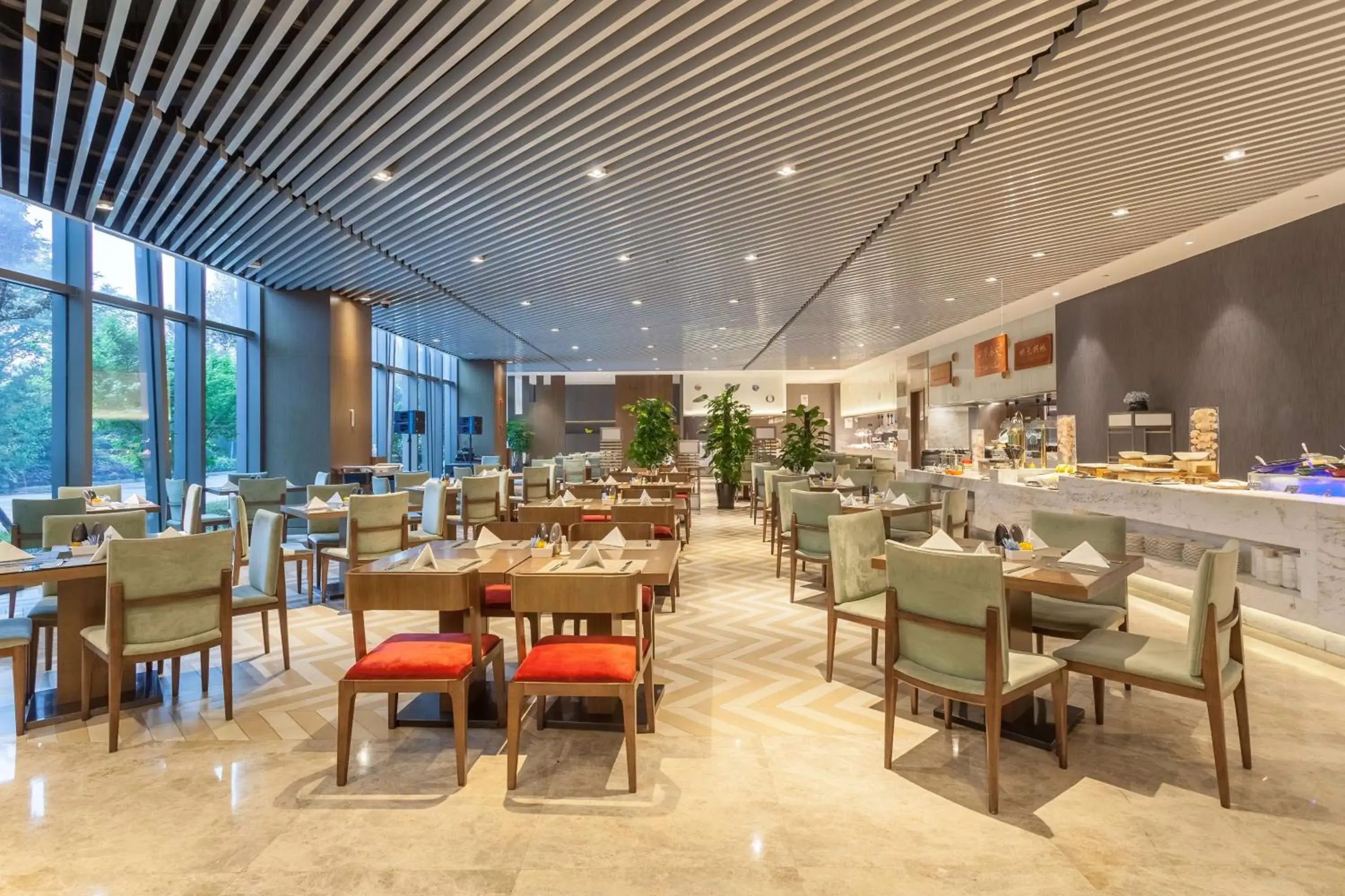 Restaurant/Places to Eat in Radisson Exhibition Center Shanghai