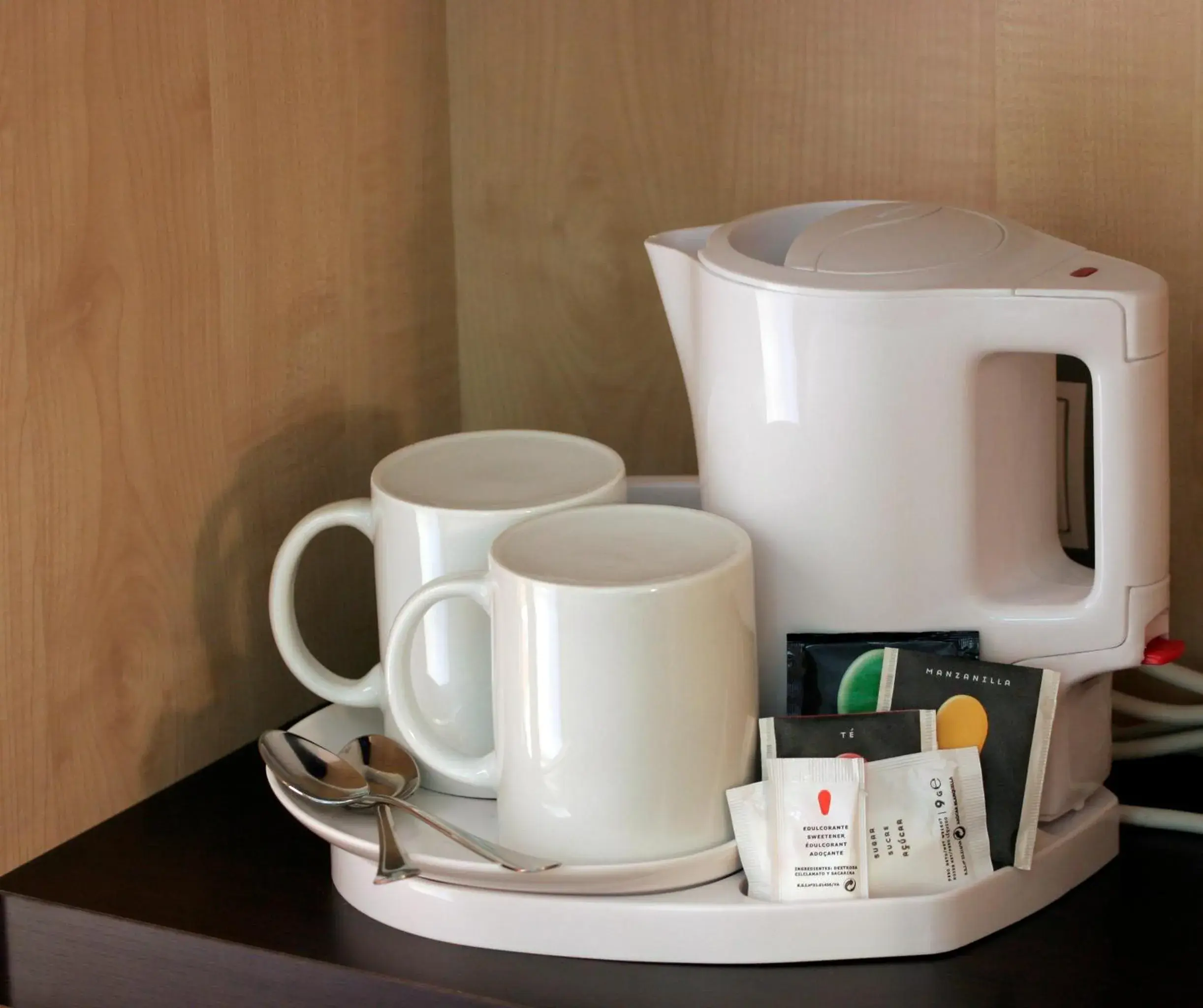 Coffee/tea facilities in Holiday Inn Express Madrid-Getafe